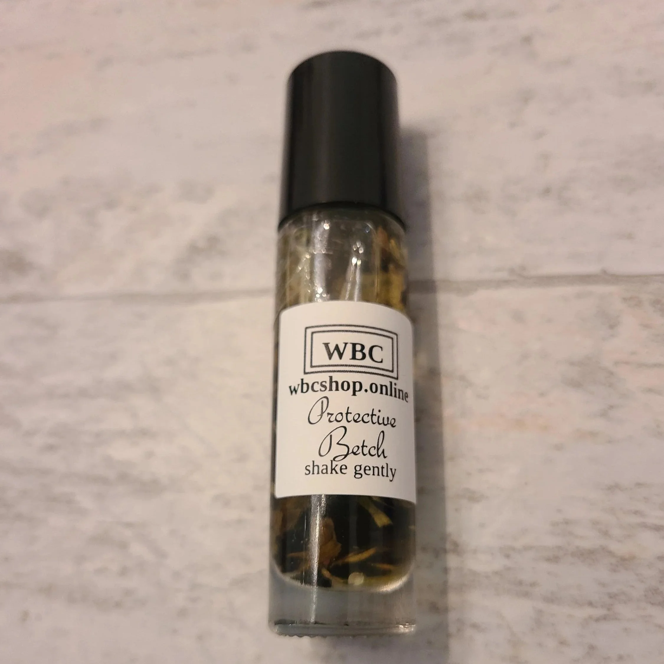 Protective Betch Oil Roller