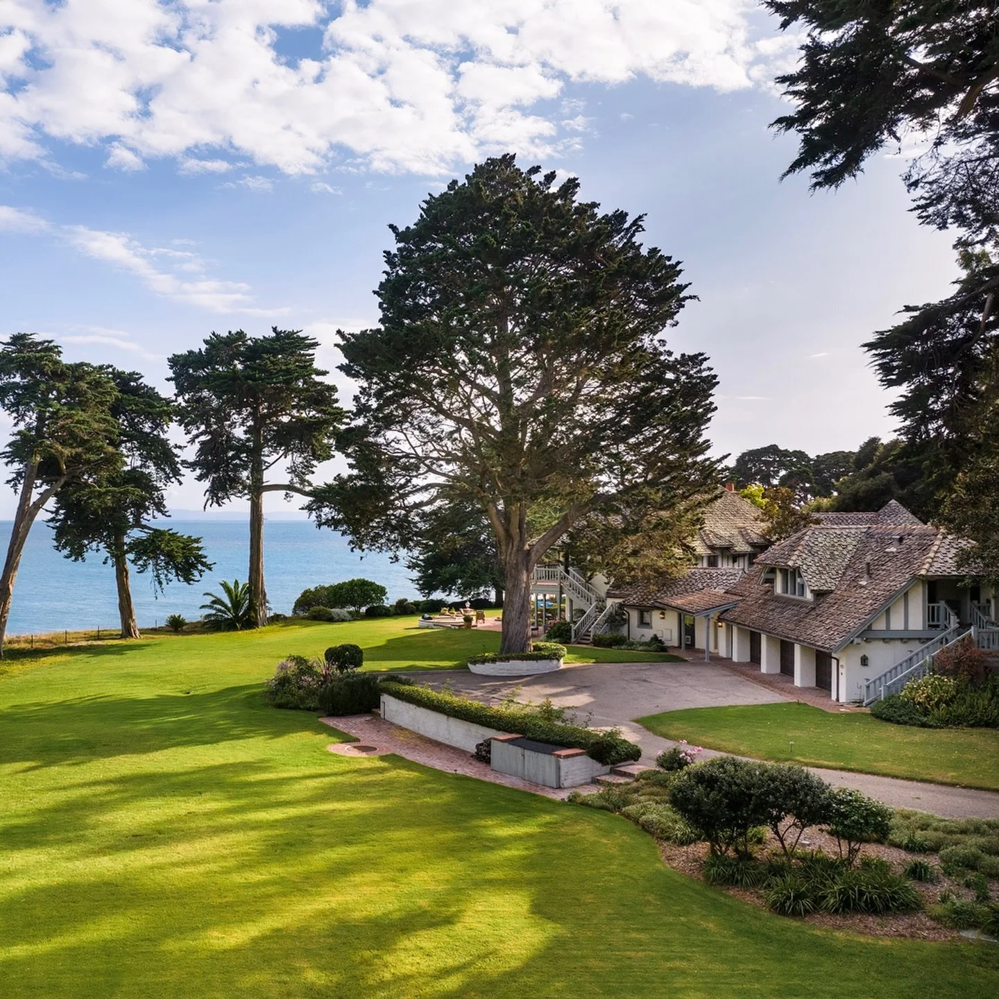 Three offerings. Endless possibilities.

3055 Padaro Lane is available in three distinct configurations, from a rare two-parcel coastal compound to an improved bluff-front residence and a premier vacant parcel ready for your vision.

Swipe to explore