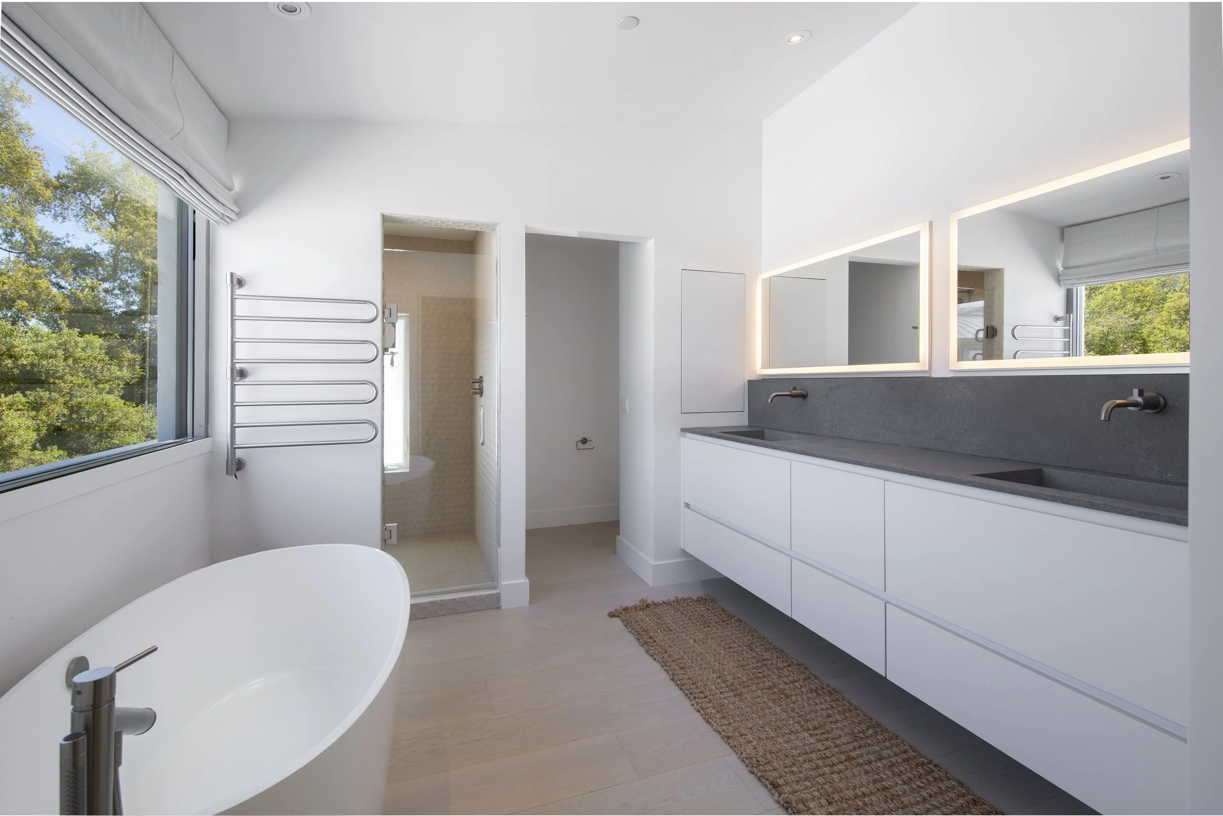 16 primary bathroom.jpg