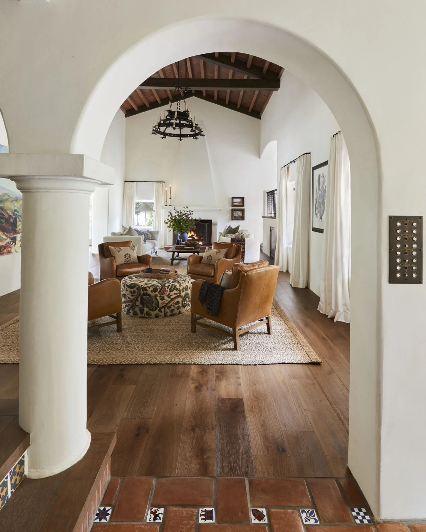 1424 La Vereda Lane &bull; $7,500,000

Originally built in 1922 and designed by renowned architect Wallace Neff, this Spanish-style residence is a rare expression of Montecito&rsquo;s architectural heritage. Offering approximately 3,829&plusmn; squar