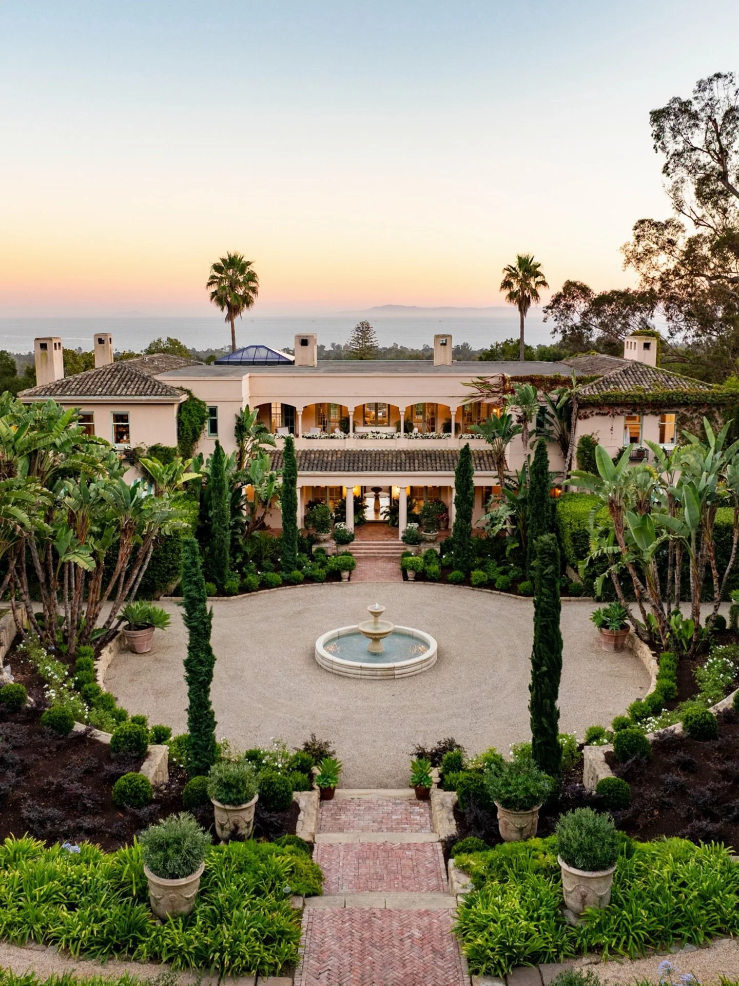 Just Listed &bull; Far Afield &bull; 670 Hot Springs Road &bull; Offered at $65,000,000

Far&nbsp;Afield,&nbsp;the&nbsp;recently&nbsp;restored&nbsp;&plusmn;10.5&nbsp;acre&nbsp;ocean&nbsp;and&nbsp;mountain&nbsp;view&nbsp;estate&nbsp;in&nbsp;the&nbsp;h
