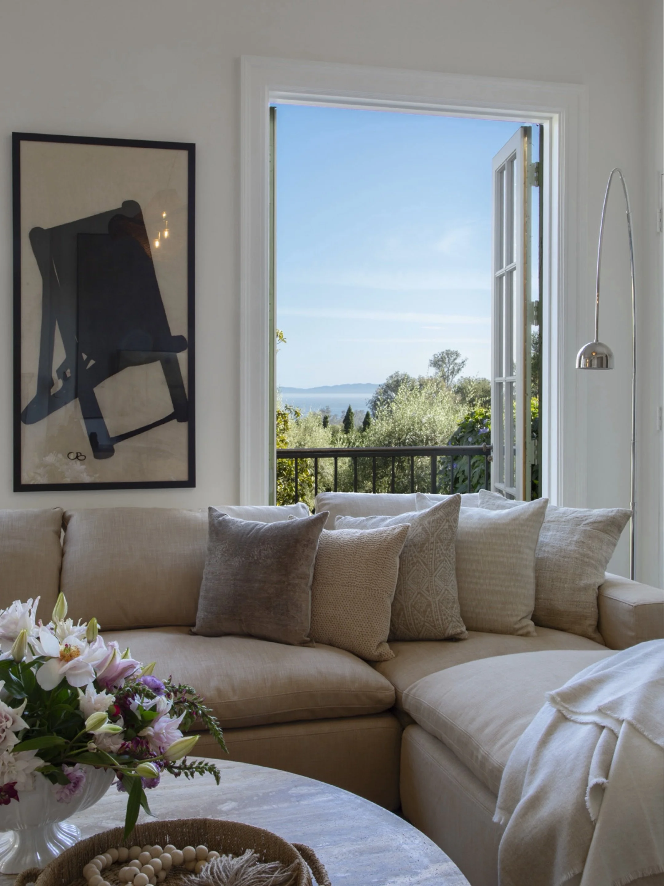 Far Afield &bull; 670 Hot Springs Road &bull; Offered at $65,000,000

Far&nbsp;Afield,&nbsp;the&nbsp;recently&nbsp;restored&nbsp;&plusmn;10.5&nbsp;acre&nbsp;ocean&nbsp;and&nbsp;mountain&nbsp;view&nbsp;estate&nbsp;in&nbsp;the&nbsp;heart&nbsp;of&nbsp;M