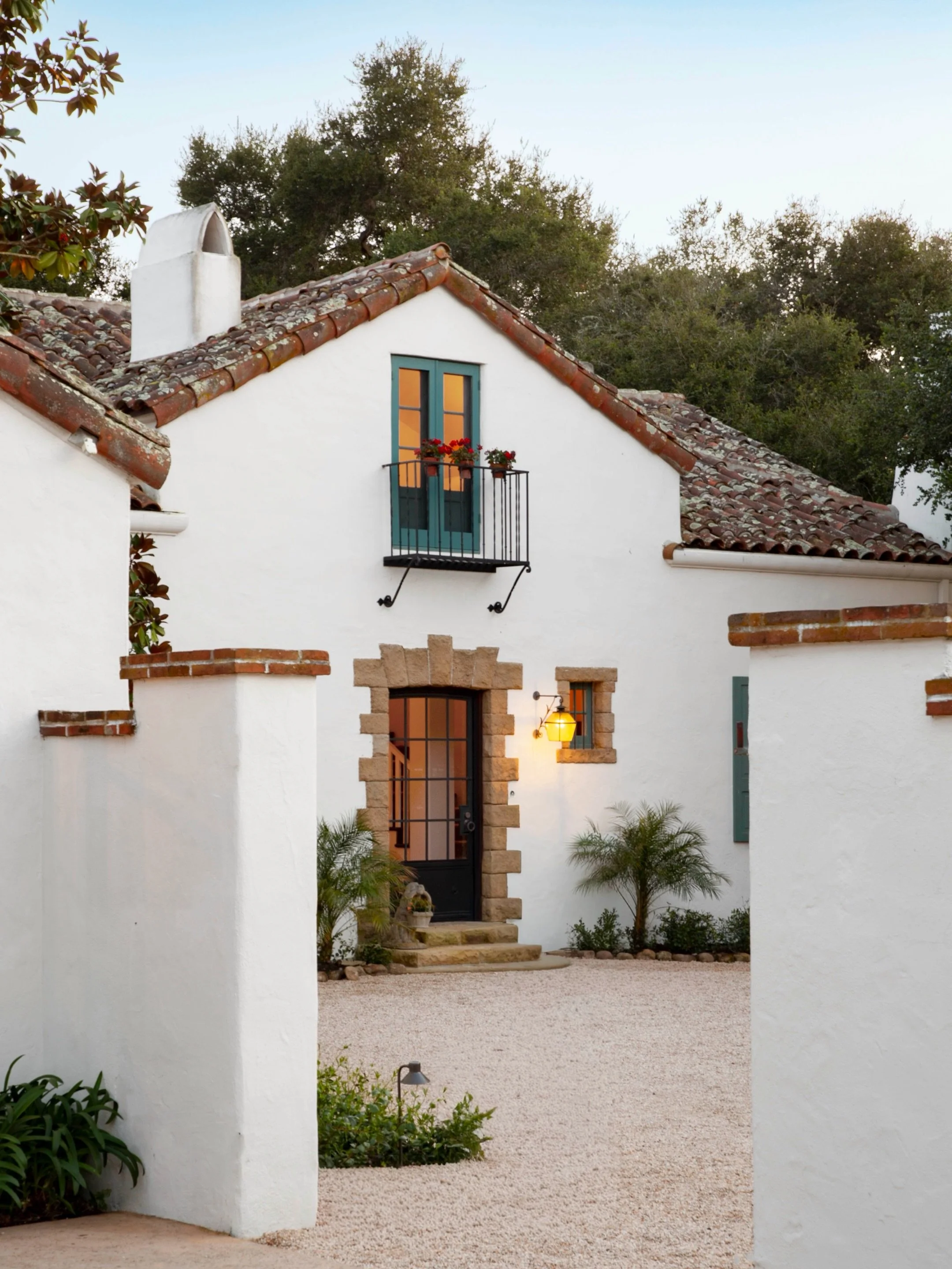1574 Green Lane, a restored Mary Craig Hedgerow estate, captured extraordinary attention from the moment it launched, receiving multiple offers over asking within a single week before closing yesterday. Representing both parties, we were honored to b
