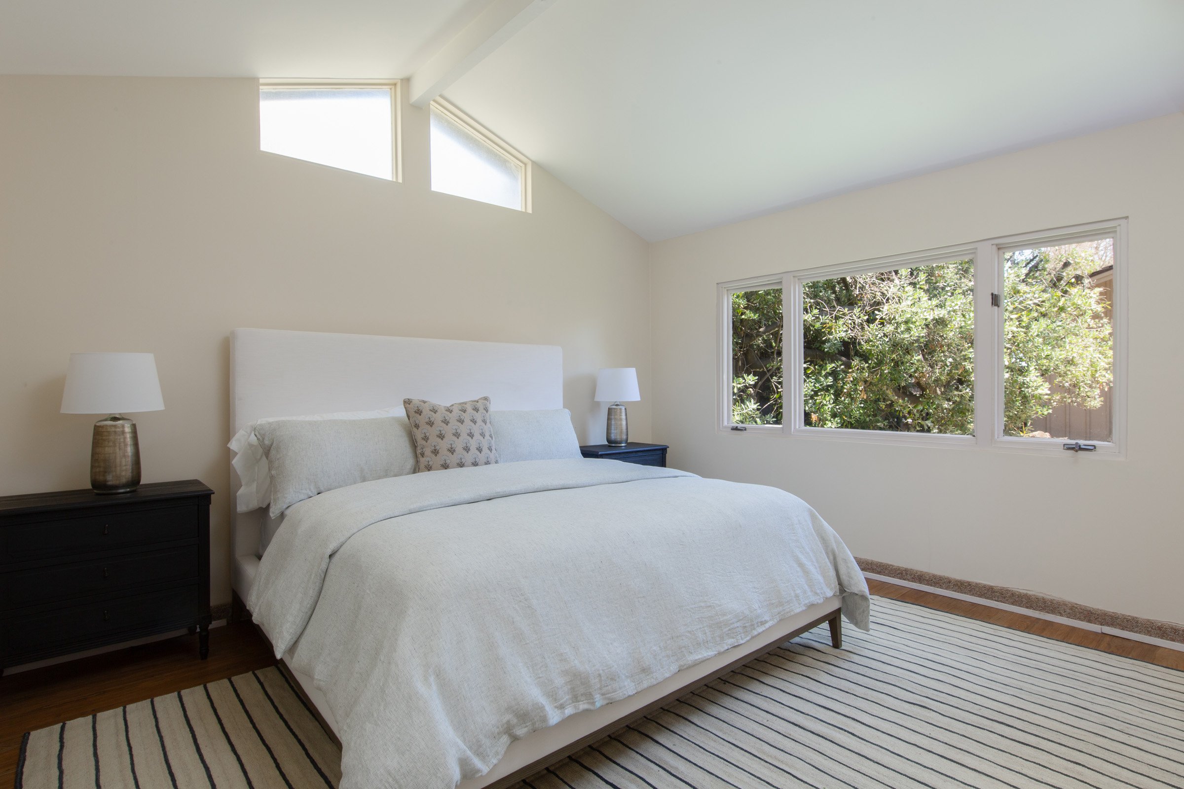 22 guest suite bedroom .jpg