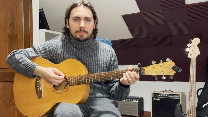 🪕𝙵𝚕𝚊𝚝 𝚃𝚘𝚙 𝙻𝚘𝚟𝚎𝚛𝚜 🪕 today with this amazing hit by @greenday !
What song would you like be performed in the next one?🤘🏻
&bull;
&bull;
&bull;
#guitairschool #flattoplovers #greenday #boulevardofbrokendreams #play #gibson #fender #playm