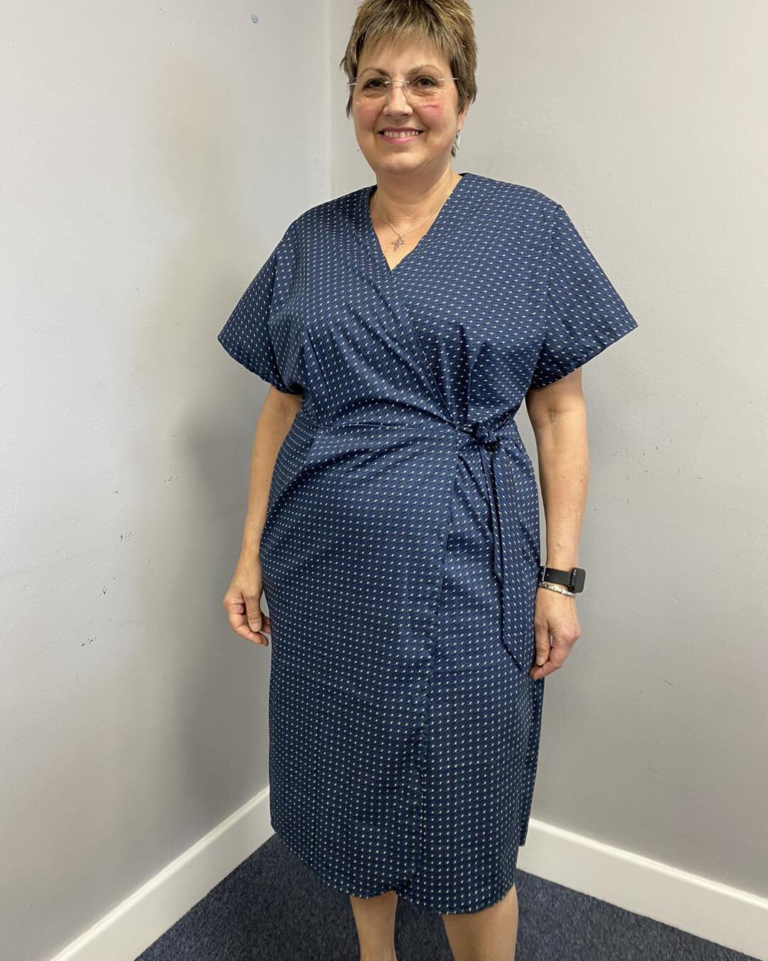 🧵 A lovely make by Alison. I think her second or third time making the Ravello Dress by Sew Over It in a cute toucan cotton fabric. Such a fun print for a summery vibe. Lovely dress, well done! 🧵 

#sewingclass #sewyourown #sewyourownstyle #sewing 