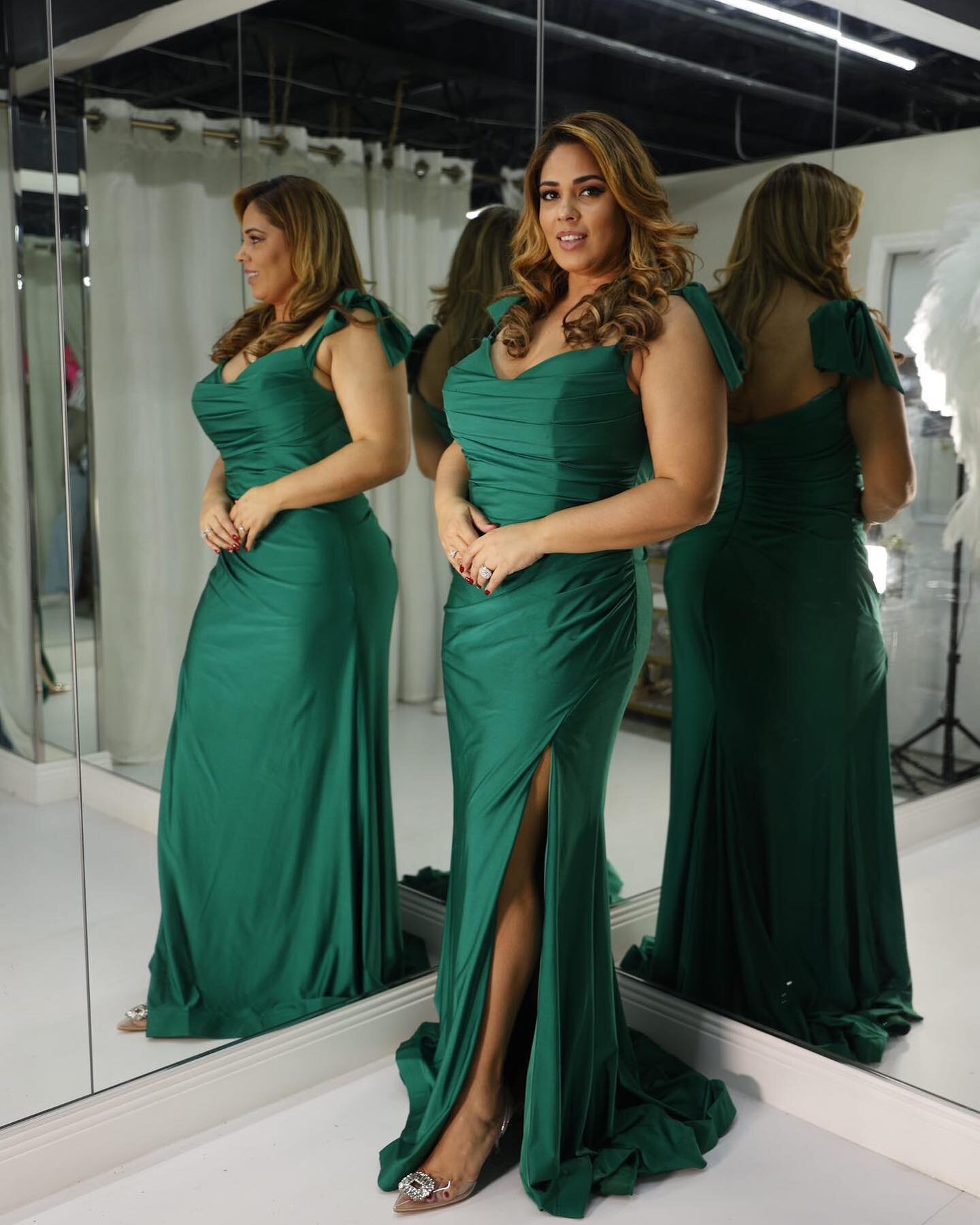 Green Evening Gown @glamboutiquemiami_