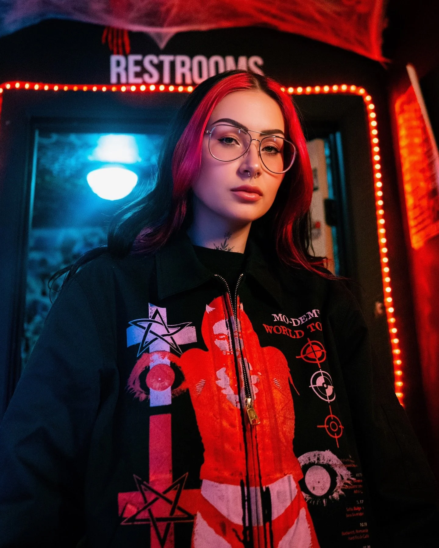 You are now listening to the new smash hit called, DeathLock by mo-dem here on MDM-100 Number 1 station for death, tears, &amp; your fears
 don&rsquo;t change that channel 😉 🩸🔫🦇 🔊 

@kingofthecaras for @mo.dem_ 

📸: @ko6ex // @k.dubbfilms 

[#]