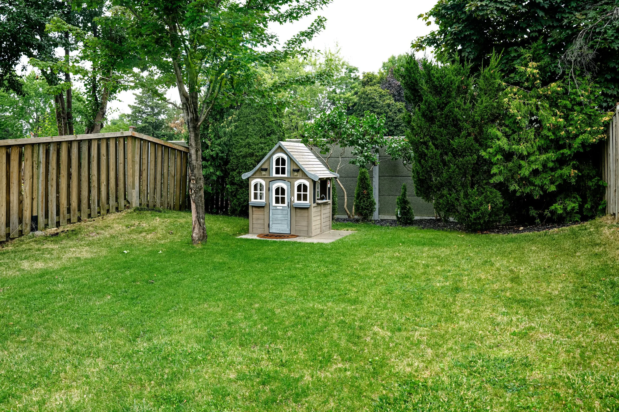 393 Hansen Rd N (9).jpg