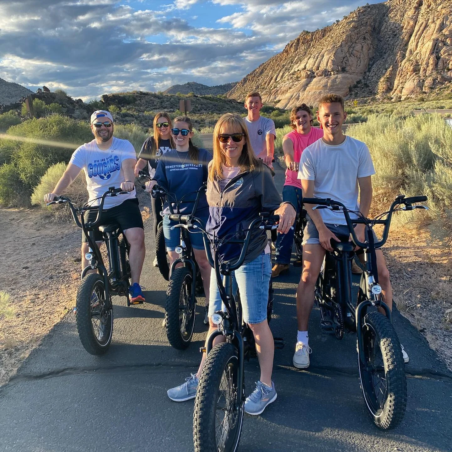 Top of Snow Canyon during a Sunday evening loop. Love these guys!

#ridesnowcanyon 
#snowcanyonstatepark 
#snowcanyonebikerentals 
#snowcanyonloop 
#radpowerbikes 
#thingstodoinstgeorge 
#radrunner