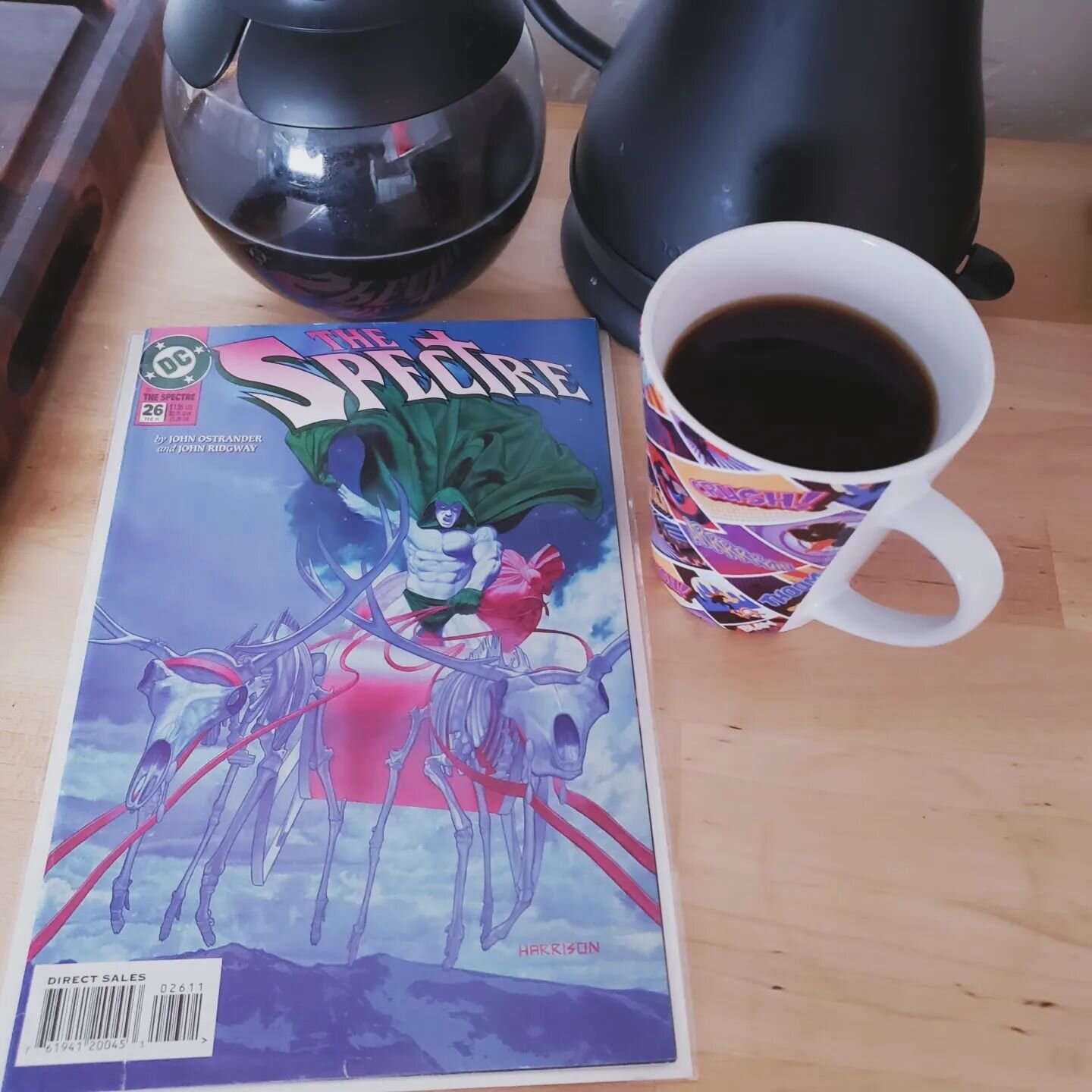 Today's coffee ☕ and a comic 📖 is Spectre #26  from 1992 3rd season 🦸&zwj;♂️🎨

Dive into the chilling world of the Spectre as the Yuletide season approaches

Written by John Ostrander and illustrated by John Ridgway, this issue follows the Spectre