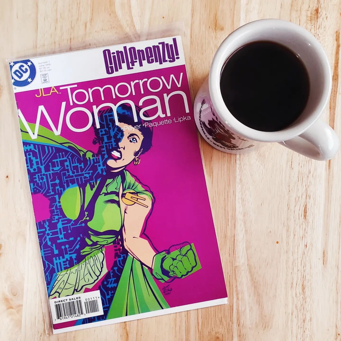 Today's coffee ☕ and a comic 📓 JLA Tomorrow Woman from 1998! 🌟 
Girlfrenzy 
In this captivating tale, written by Tom Peyer and brought to life with stunning art by Yanick Paquette and Mark Lipka, we unravel the secrets of Tomorrow Woman, the synthe