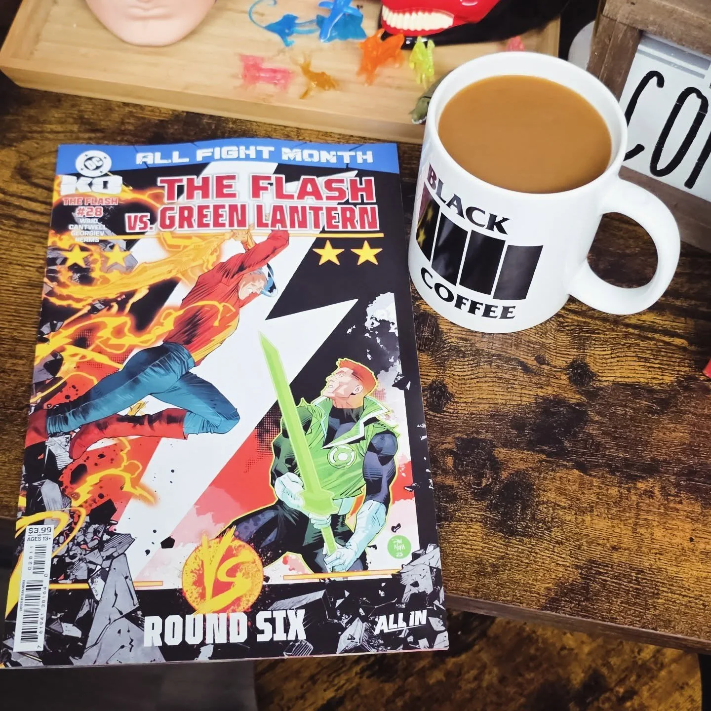 Today's coffee ☕️ and a Comic 📕 is The Flash issue 28, one of the DC K.O. tie-ins, the Flash Vs. Green Lantern 

#dcko #flashvsgreenlantern #CoffeeAndAComic #theflash #greenlantern