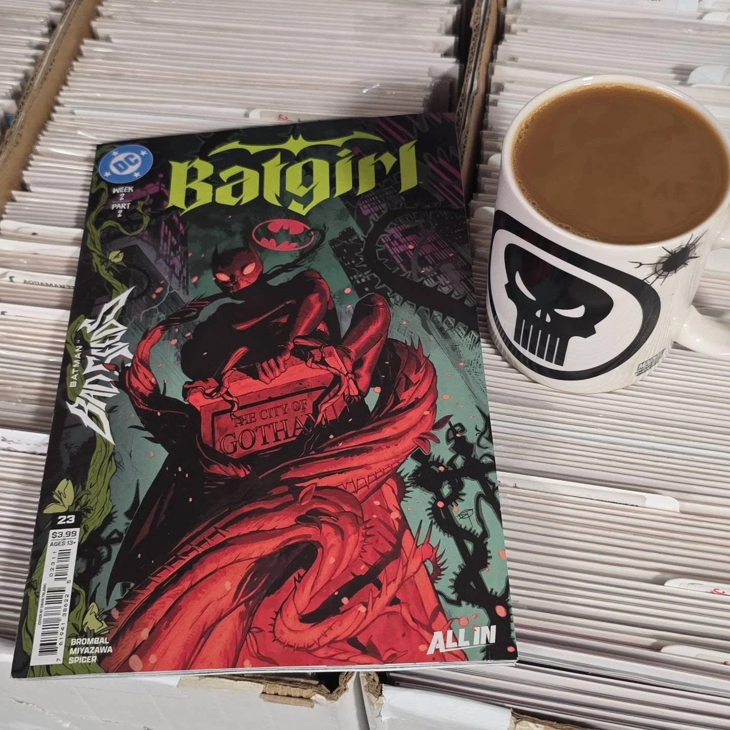 Today's coffee ☕️ and a Comic 📕 is Batgirl #23 from the Batman Bad seeds arc part 2.
Never did read much Poison Ivy. Have to admit have have really enjoyed the start of this series
