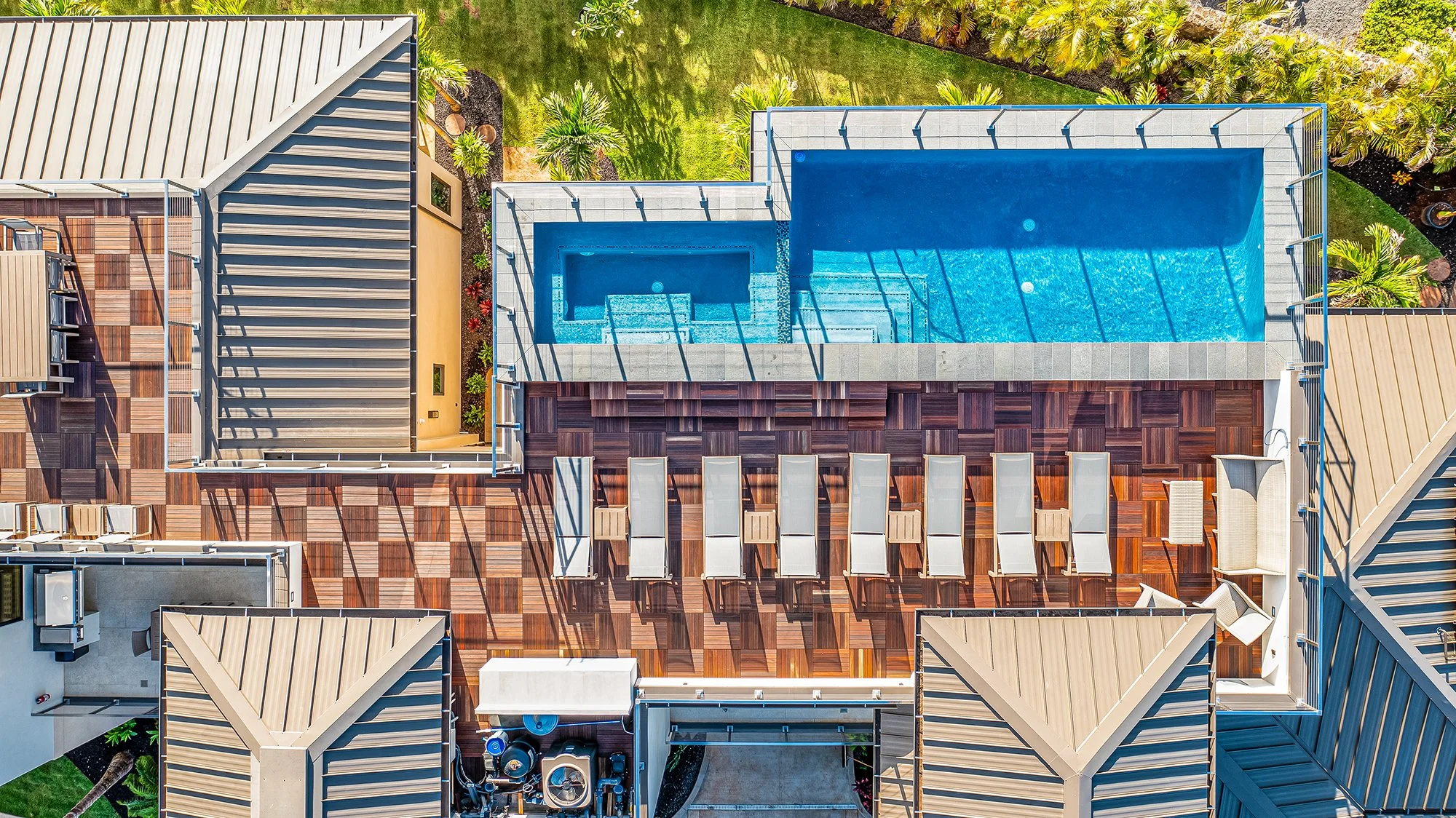 Rooftop Pool in Napili