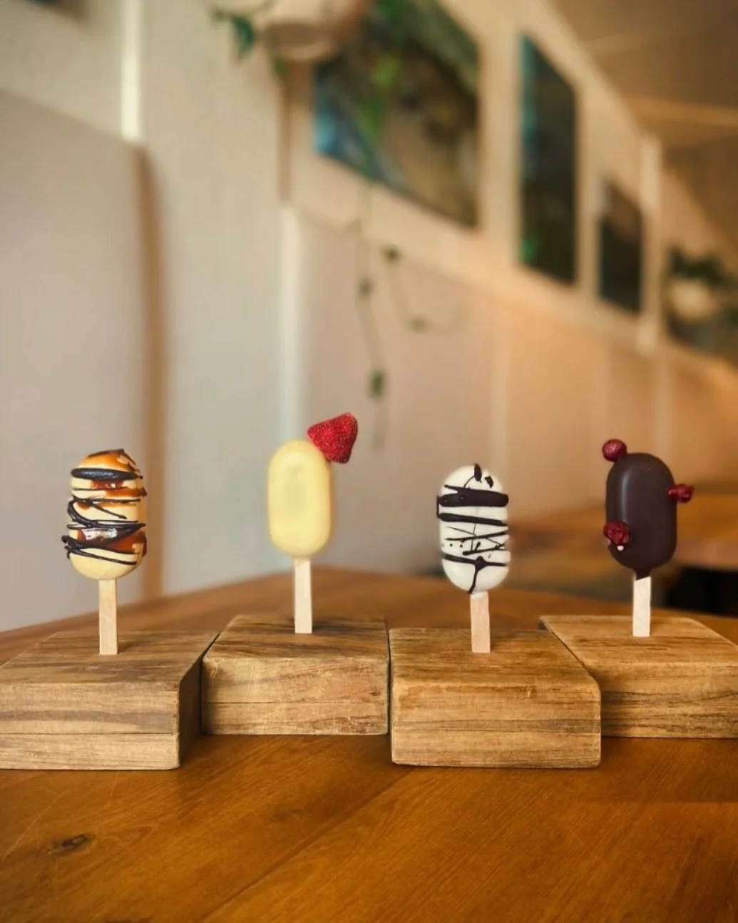 Small but mighty. Housemade, seasonally changing ice cream bars. Enjoy as a solo sweet treat or as part of this months &lsquo;Lite&rsquo; menu 😍

Featured in this pic we&rsquo;ve got:
Dulce de leche &amp; caramalised butter

Redbridge strawberry ice