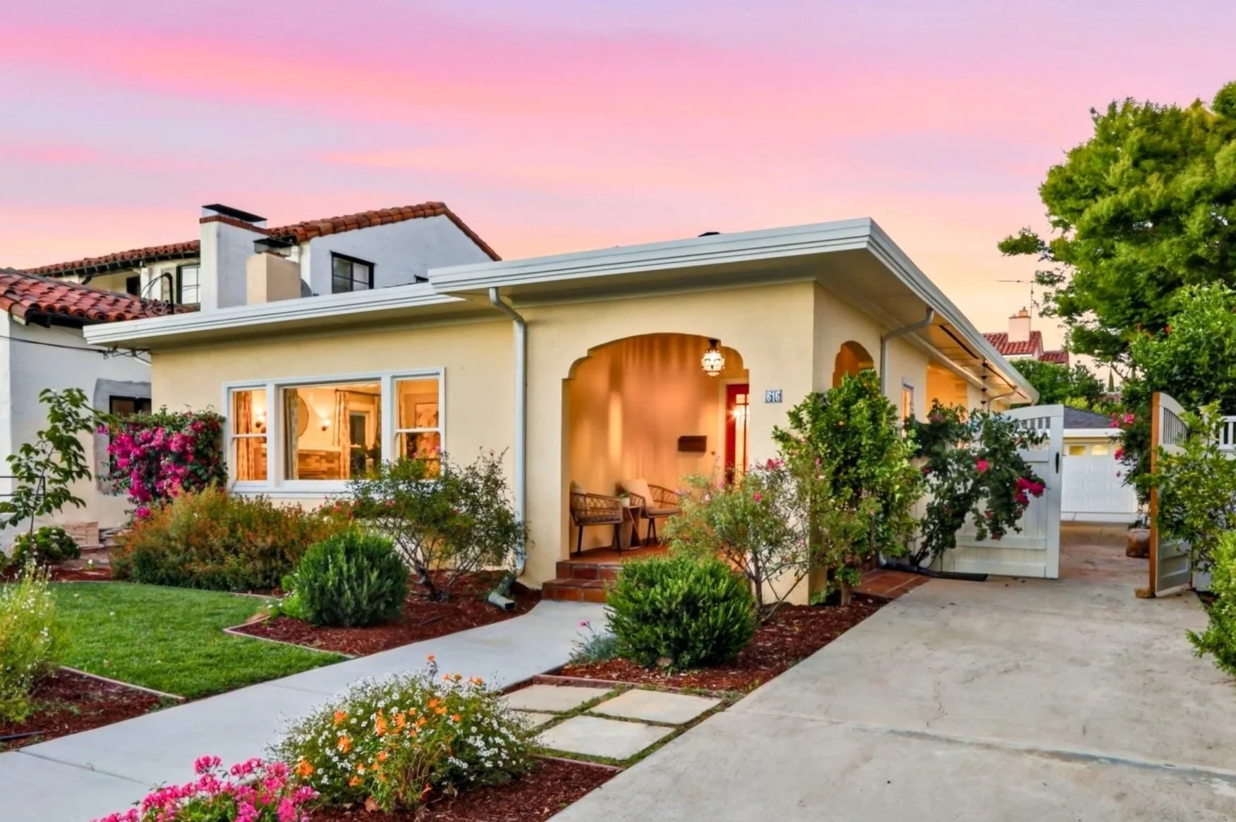 Naglee Park 
616 S 13th Street, San Jose, CA 95112
$1,750,000  
3BD 1BA