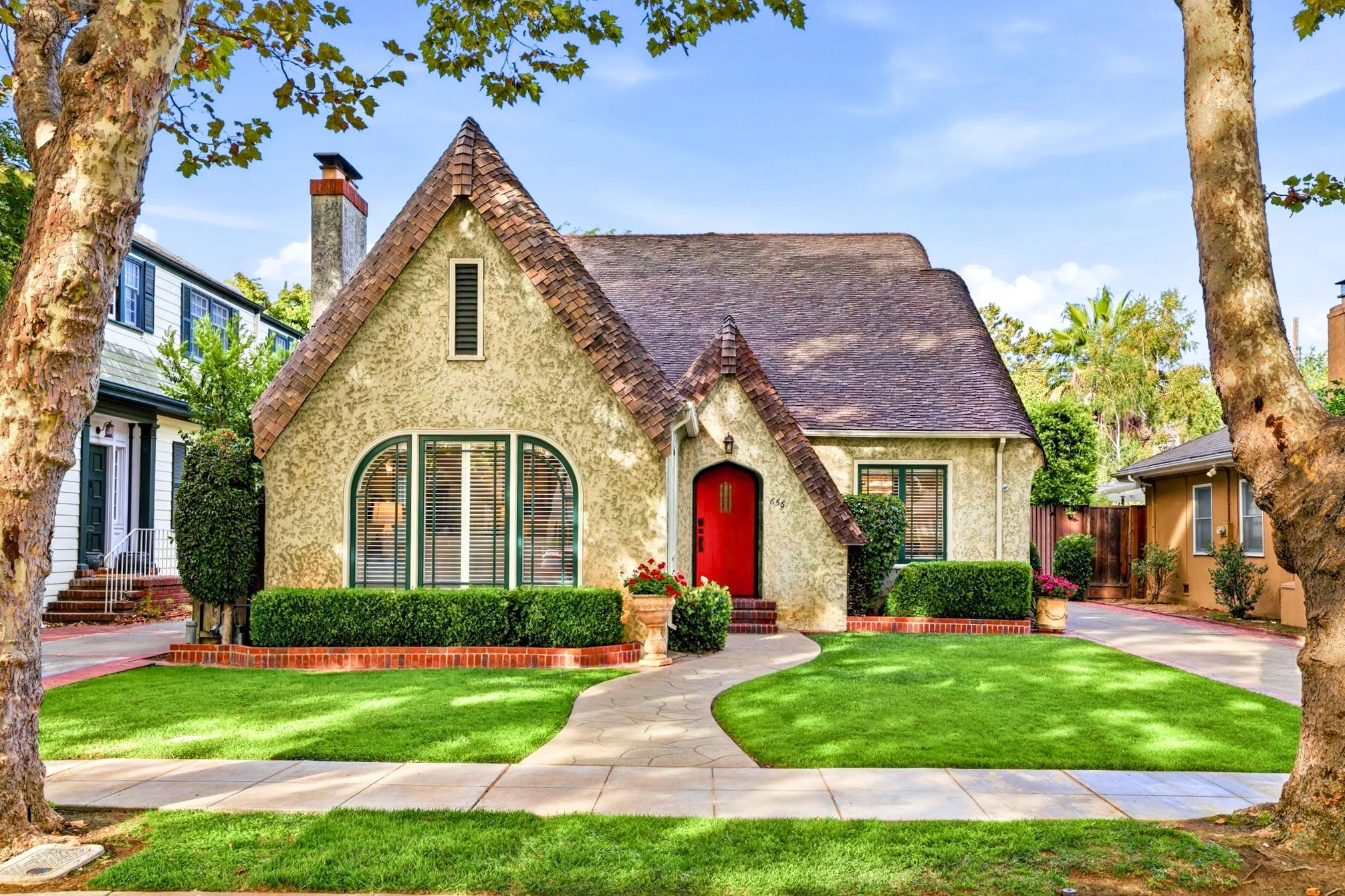 Naglee Park 
656 S. 14th Street, San Jose, CA 
$2,300,000  ($100,000 Over Asking Price)
5 BD - 2 BA