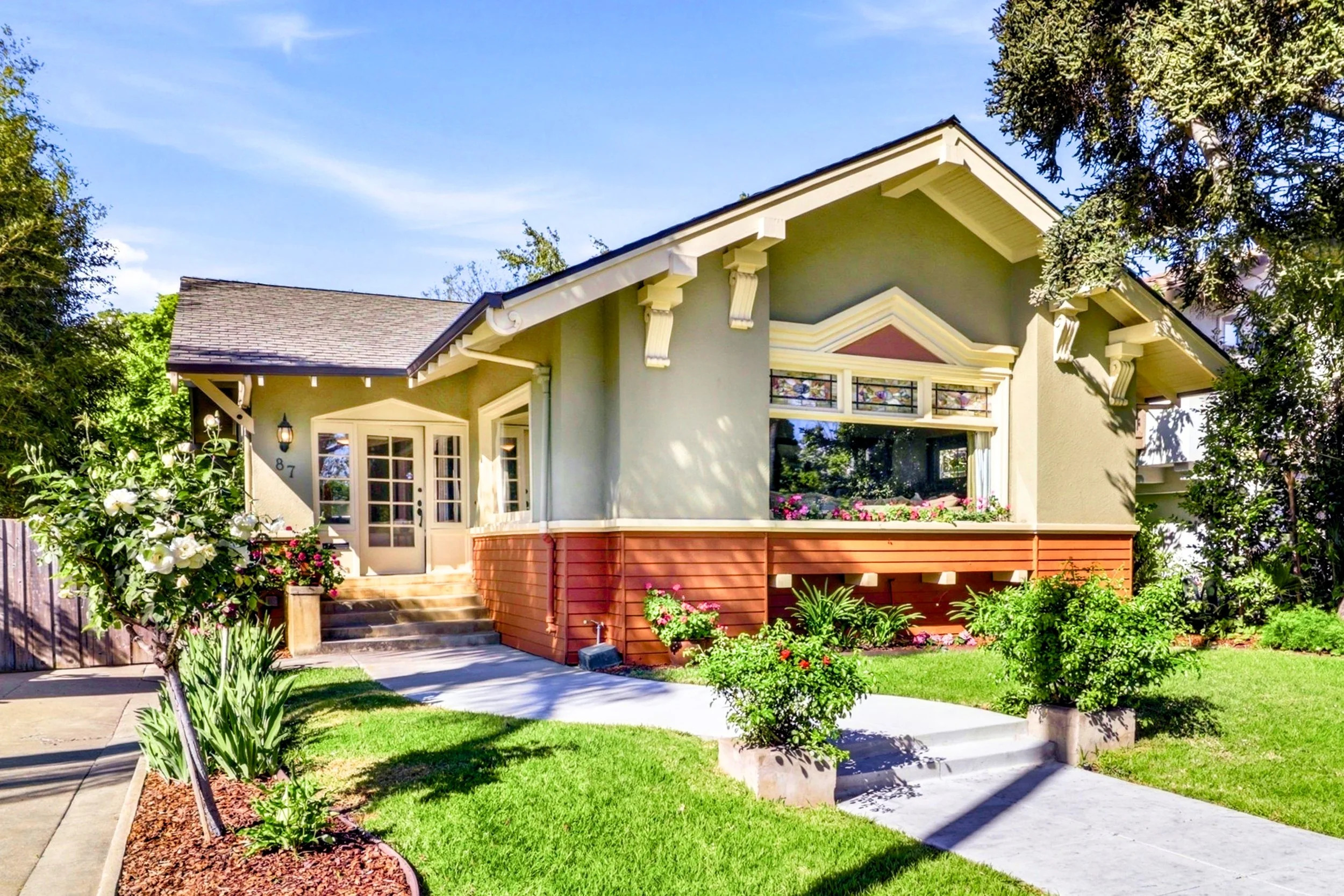 Naglee Park 
87 S 17th Street, San Jose, CA 95112
$1,570,000
3BD 1.5BA