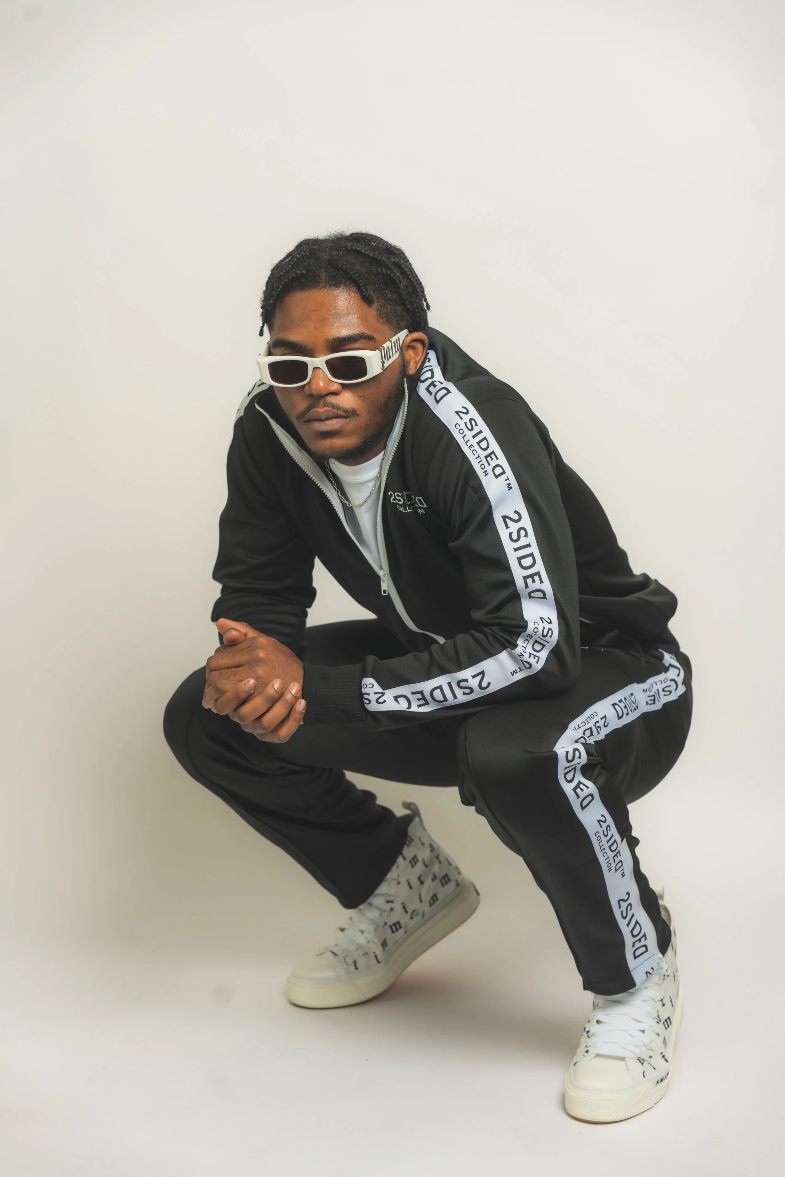 J2-42 men track black.jpg