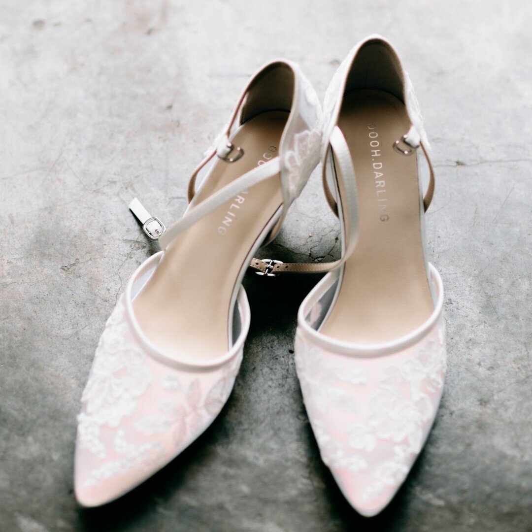 What's your bridal shoe inspo? 👠✨ We love the shoe collections at @oooh.darling! ⠀⠀⠀⠀⠀⠀⠀⠀⠀
Shot by @kintweddings for Bride Theresa ⠀⠀⠀⠀⠀⠀⠀⠀⠀
.⠀⠀⠀⠀⠀⠀⠀⠀⠀
.⠀⠀⠀⠀⠀⠀⠀⠀⠀
.⠀⠀⠀⠀⠀⠀⠀⠀⠀
#ooohdarling #bridalshoes #weddingoftheyear #weddingphotography #shoeinspo 