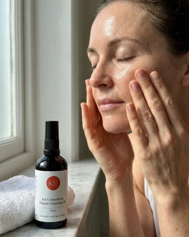 Turn your daily cleanse into a detoxifying ritual. 🧖&zwj;♀️✨⁠
⁠
My Detoxifying Organic Cleansing Oil doesn&rsquo;t just lift away the day it&rsquo;s the perfect medium for a mini-lymphatic drainage massage. Because your lymphatic system doesn't have