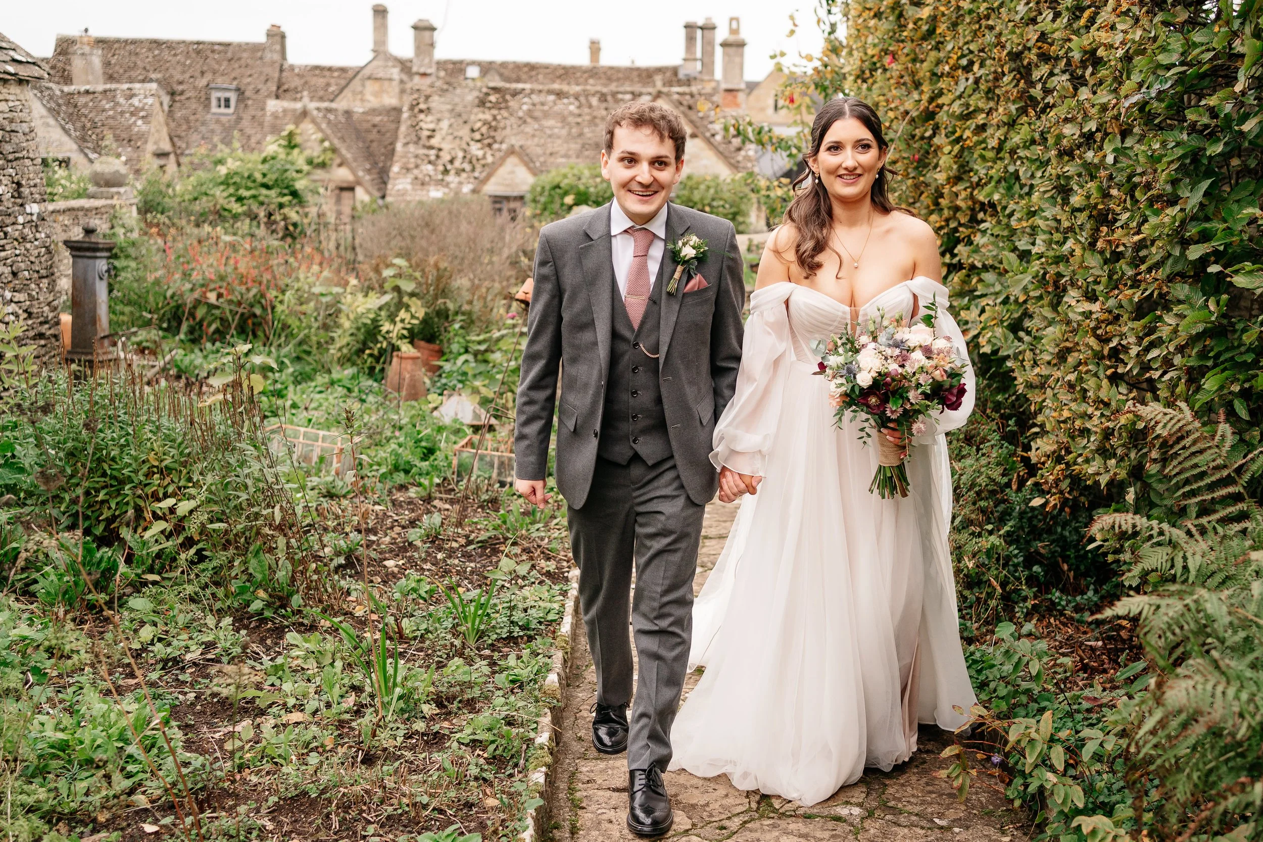 Lucy & Sam - protrait photos-15 1.jpg