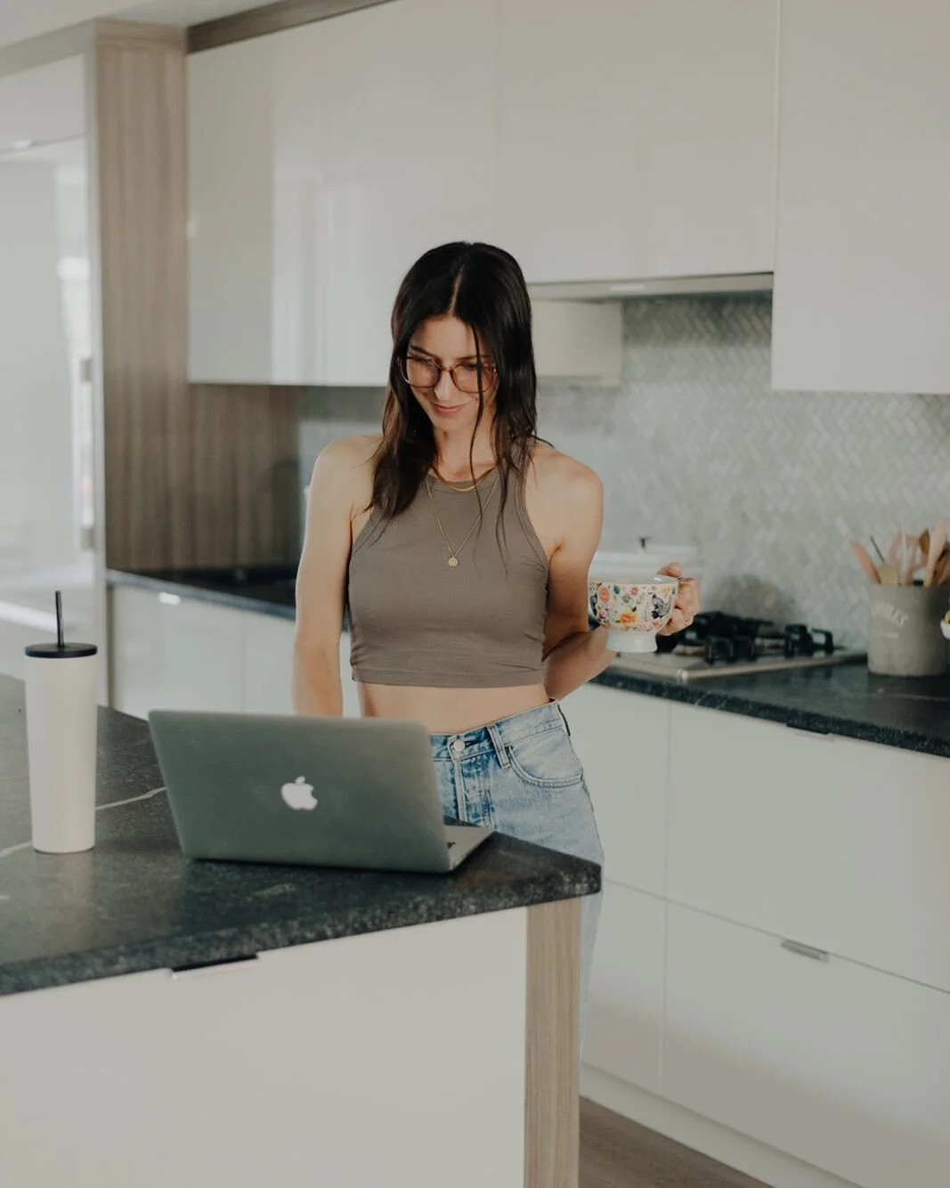 One of the best things that you can do for yourself when trying to create new health habits is to set up your environment for success and create systems for yourself. 

Here are 3 Examples to Consider:

 1️⃣The Goal: You want to start drinking more w