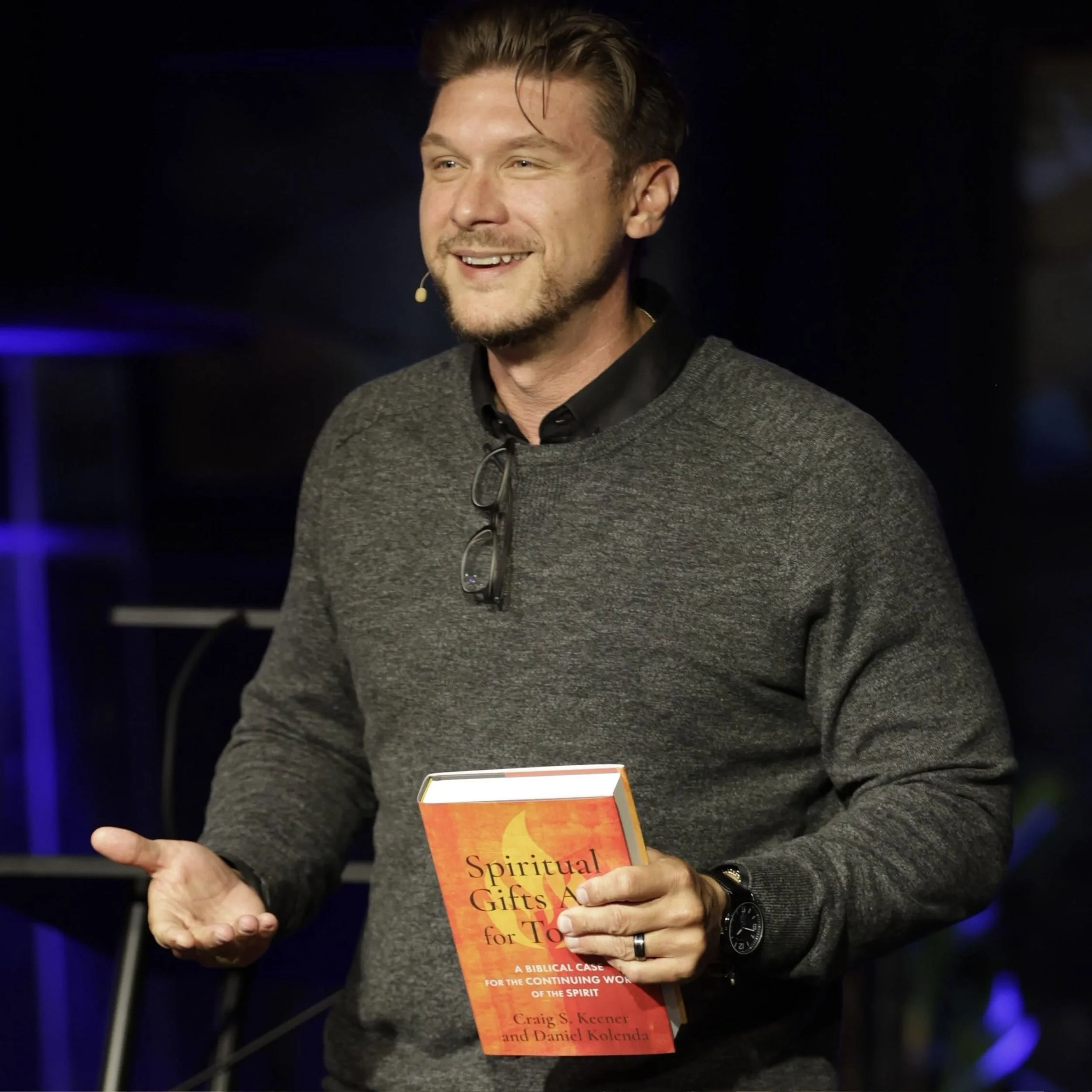 How to Write a Book: Daniel Kolenda’s 5 Stages from Idea to Publication