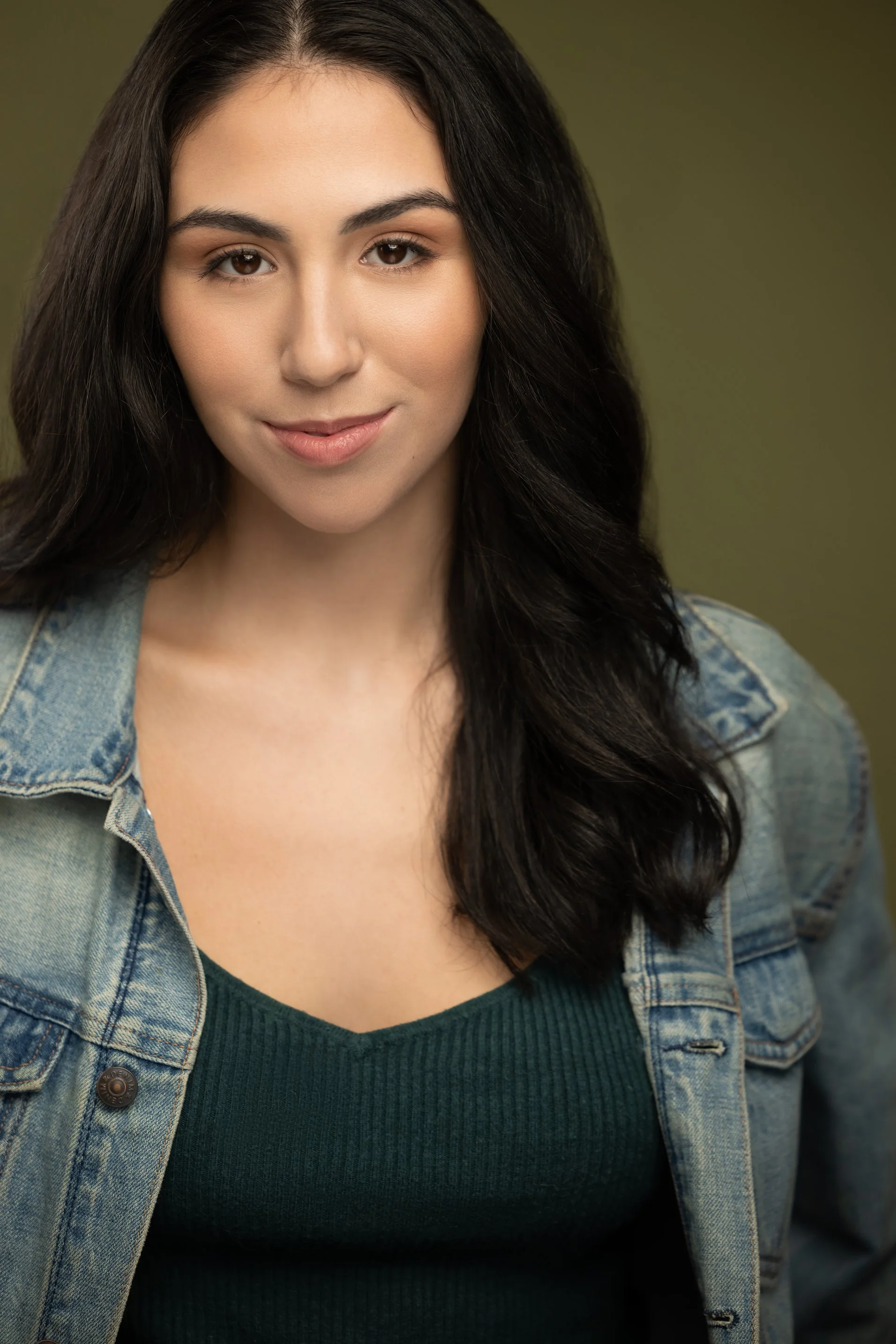 Bella_Maxwell_Headhsot_3_35.jpg