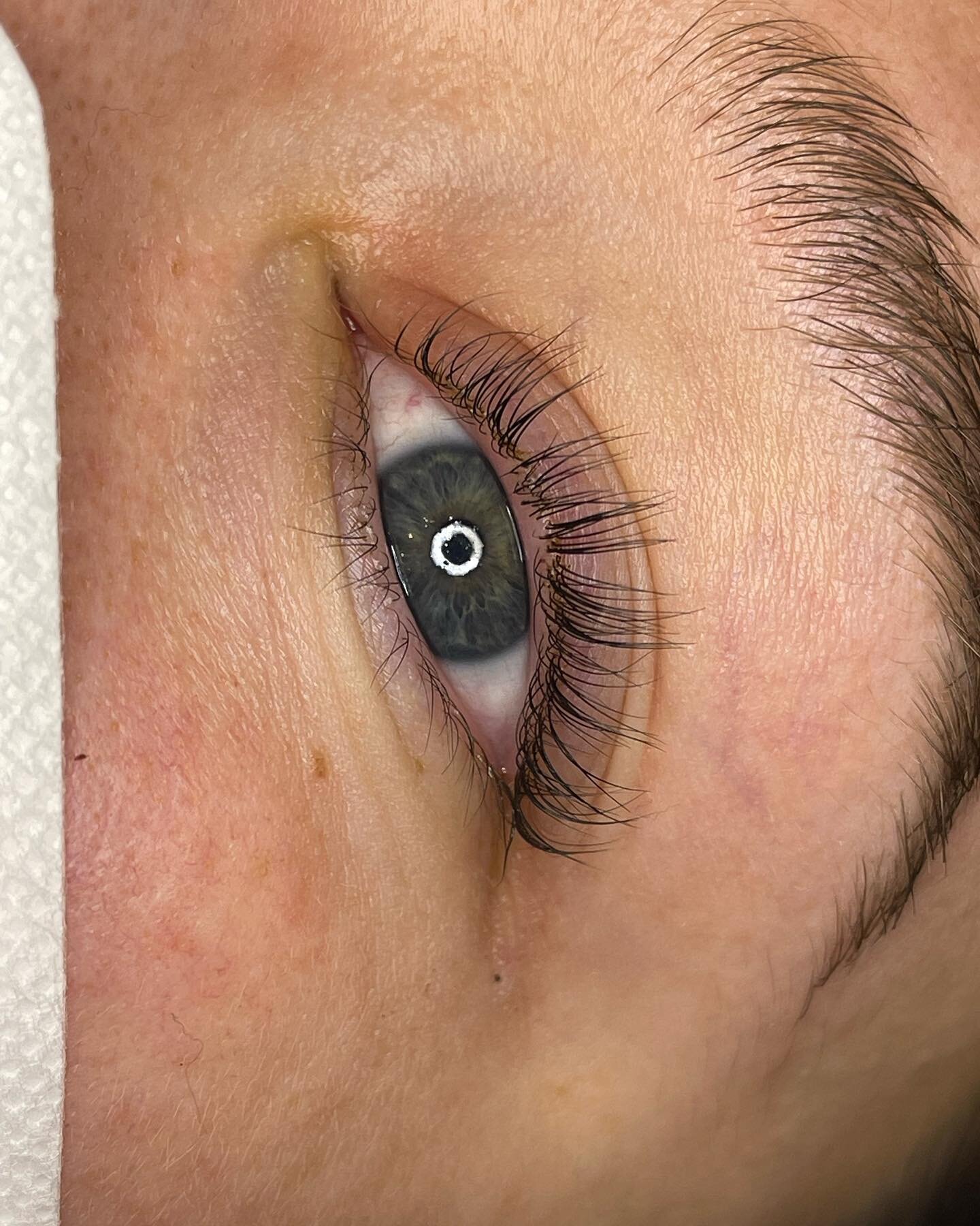 Wish I got some befores if this lovely lift. Her lashes before were pretty straight. Her lashes lifted beautifully and with the added tint looks like mascara! Book your lash lift today!

#lashlift #seattlelashlift #seattlelashes #lashes #seattle #sea