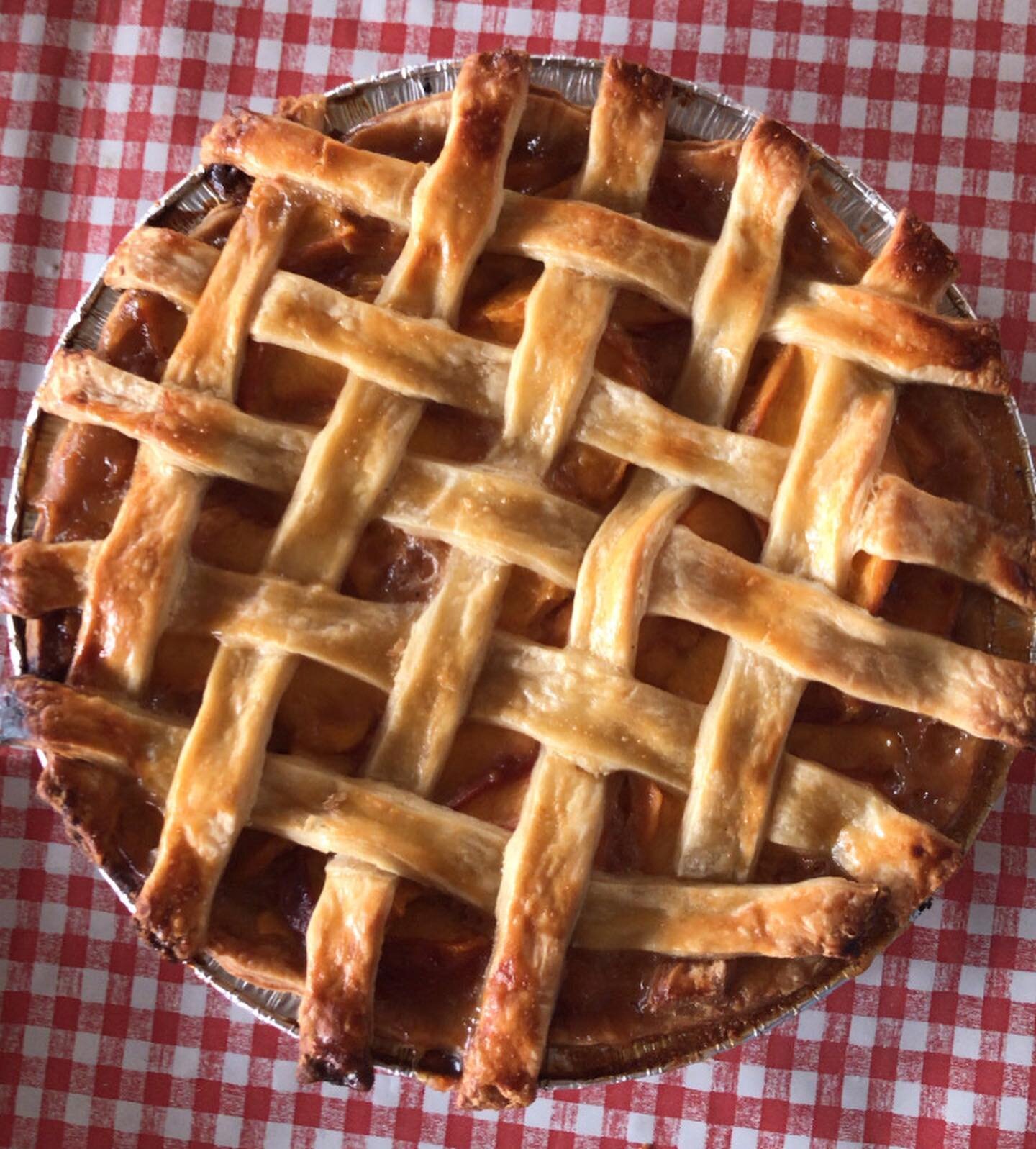 Let&rsquo;s meet the lineup!

Peach
Peach Strawberry 
Peach Blueberry
Classic Apple

@cleodnine&rsquo;s lattice weave and braiding details are to pieeee for 🥧🍎🍑🥧