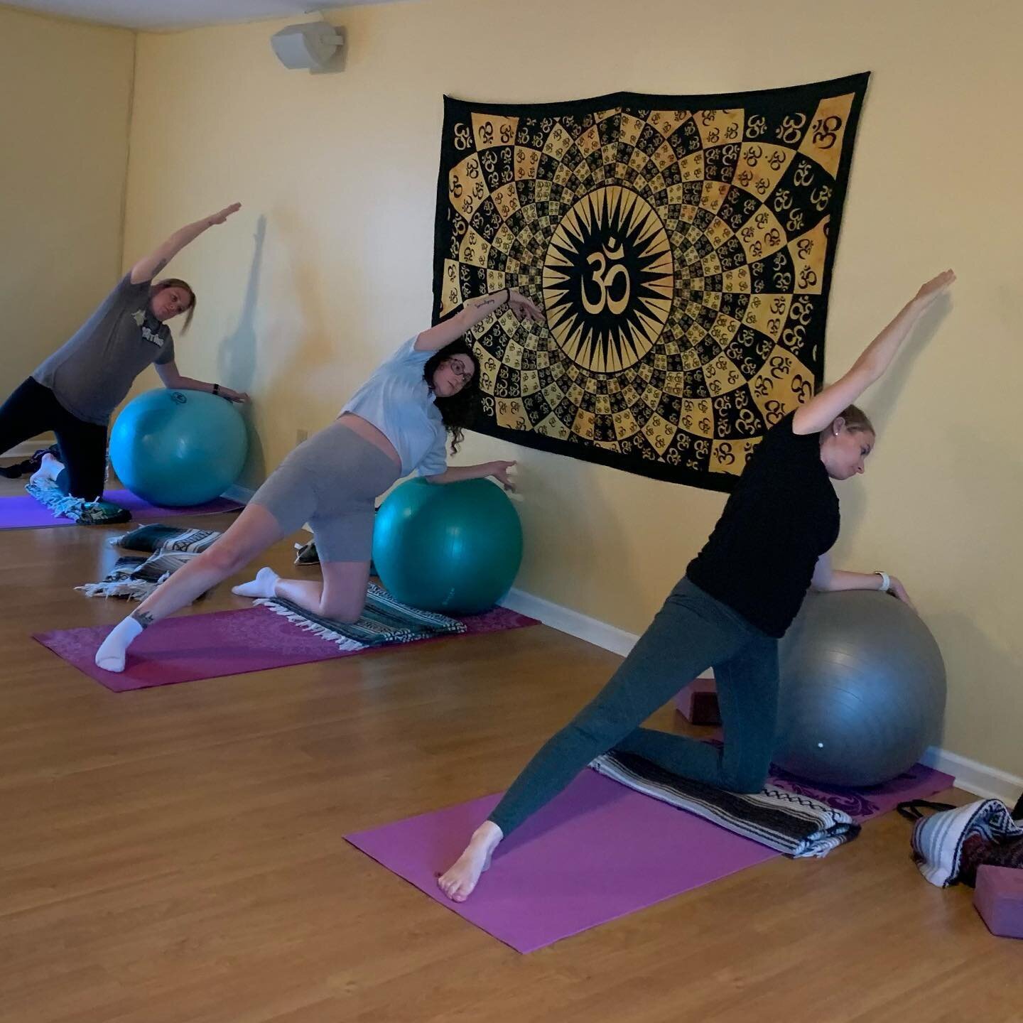 Our next series starts on June 23rd. Discover the amazing benefits of prenatal yoga! Link in bio 🙏🏻❤️
#prenatalyoga #prenatalworkout #prenatalfitness #southjerseymoms #healthymommyhealthybaby