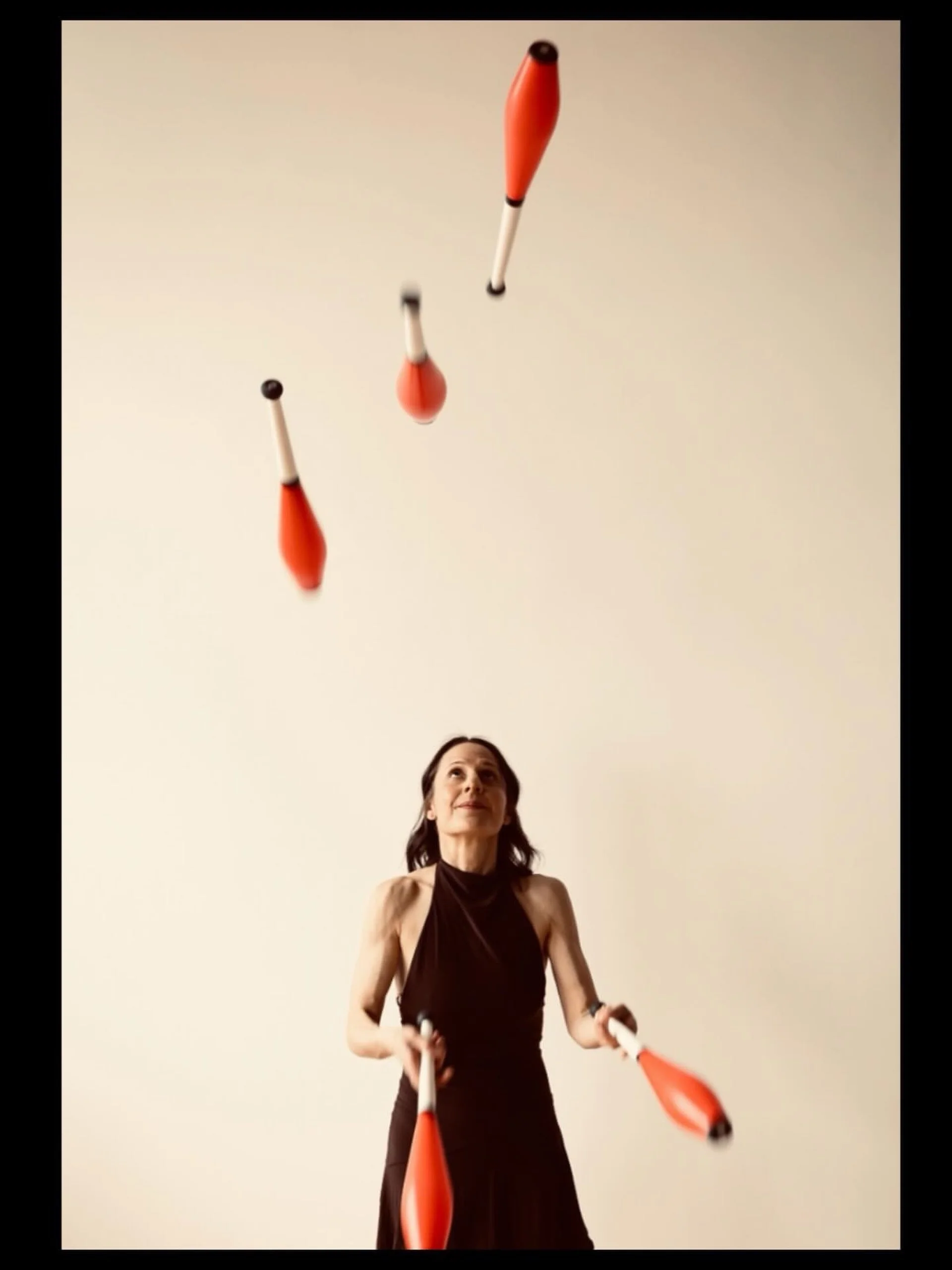 @reshare_app &bull; @jugglingfred_ 

Favorite new juggling photo from 📸 @jenniferevansphotography

#locationforhire #shootlocation #londonlocation #personalbranding