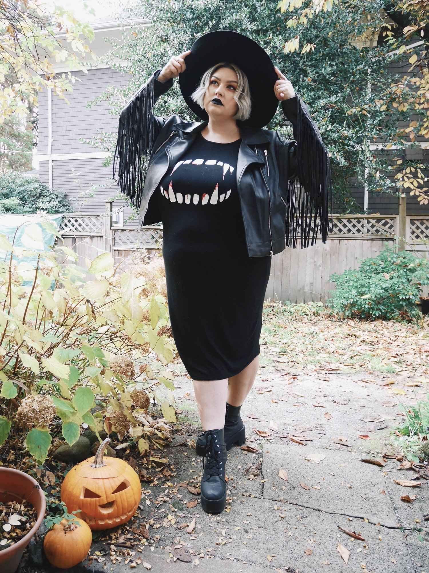 Curvy fall clothes.  Gothic outfits, Plus size fashion, Plus size gothic