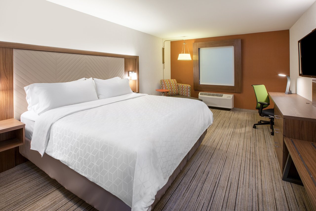 guest-room.jpg
