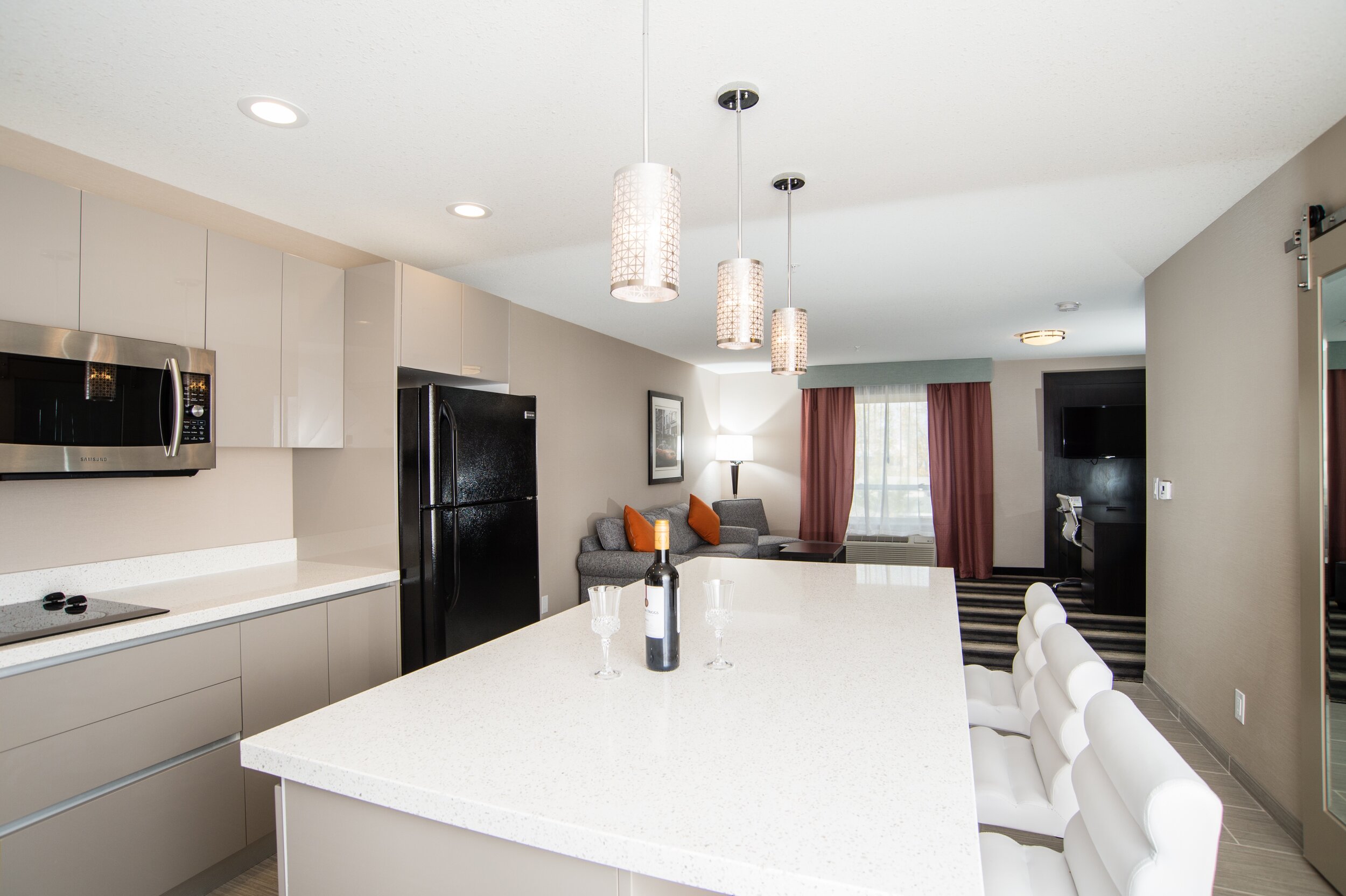 Estevan exec king suite EKS-K-0526.jpg