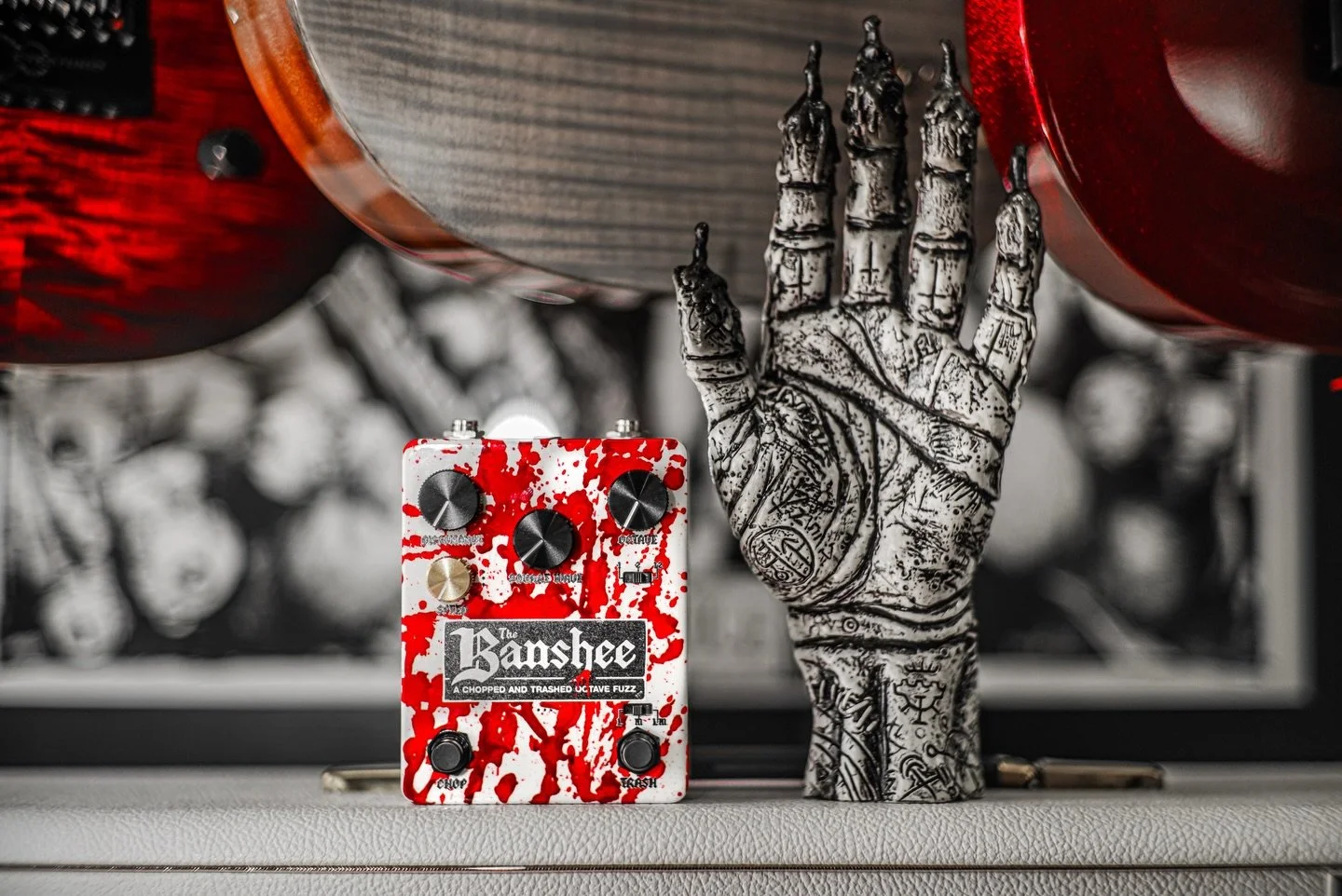 @tallonelectric &amp; @thegrebfather sent me this chaos box to try, and chaos it is indeed🩸

Thx to @sean2damax &amp; @lukeshomemo for the gift of madness

.
.
.
.
#tallon #newpedalday #pedaloftheday #distortionpedal #deathcore #bloodsplatter #pedal