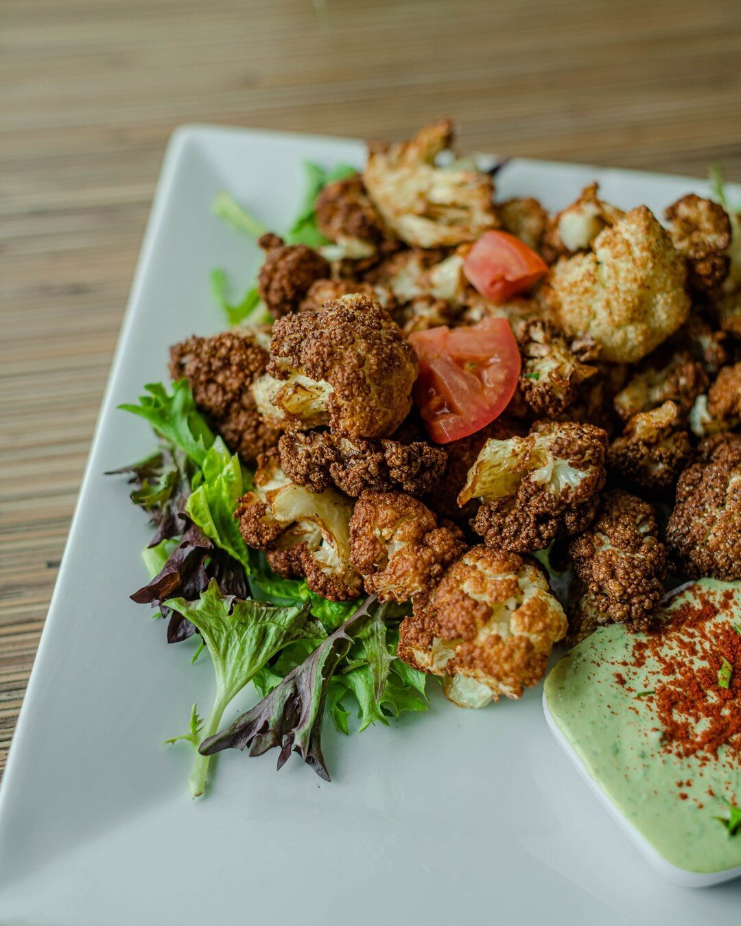 Simple yet tasty, our fried cauliflower will satisfy all your Friday cravings 😍 #friedcaulifower  #cauliflower #snack #delicious #mediterraneanfood