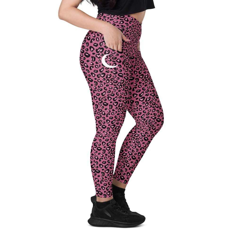 Kitty V-Waist Leggings (w. Pockets) - Pink — Black Widow Yoga