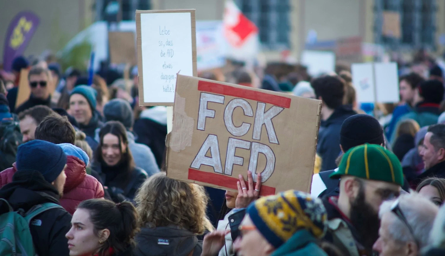 „Wir akzeptieren nichts“ – Ein Gespräch über Schule, Rechtsruck und Demokratie in Sachsen-Anhalt