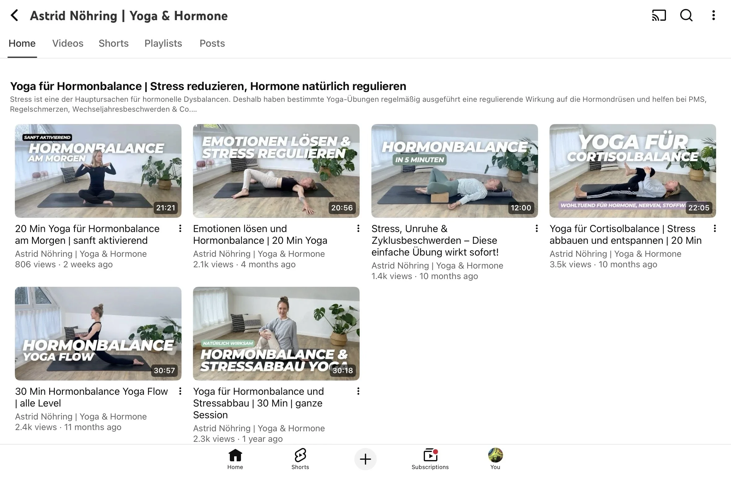 Ein Screenshot des YouTube-Kanals von Yogalehrerin Astrid Nähring ist hier zu sehen. Mehrere Thumbnails zum Thema Hormonyoga sind hier aufgelistet.