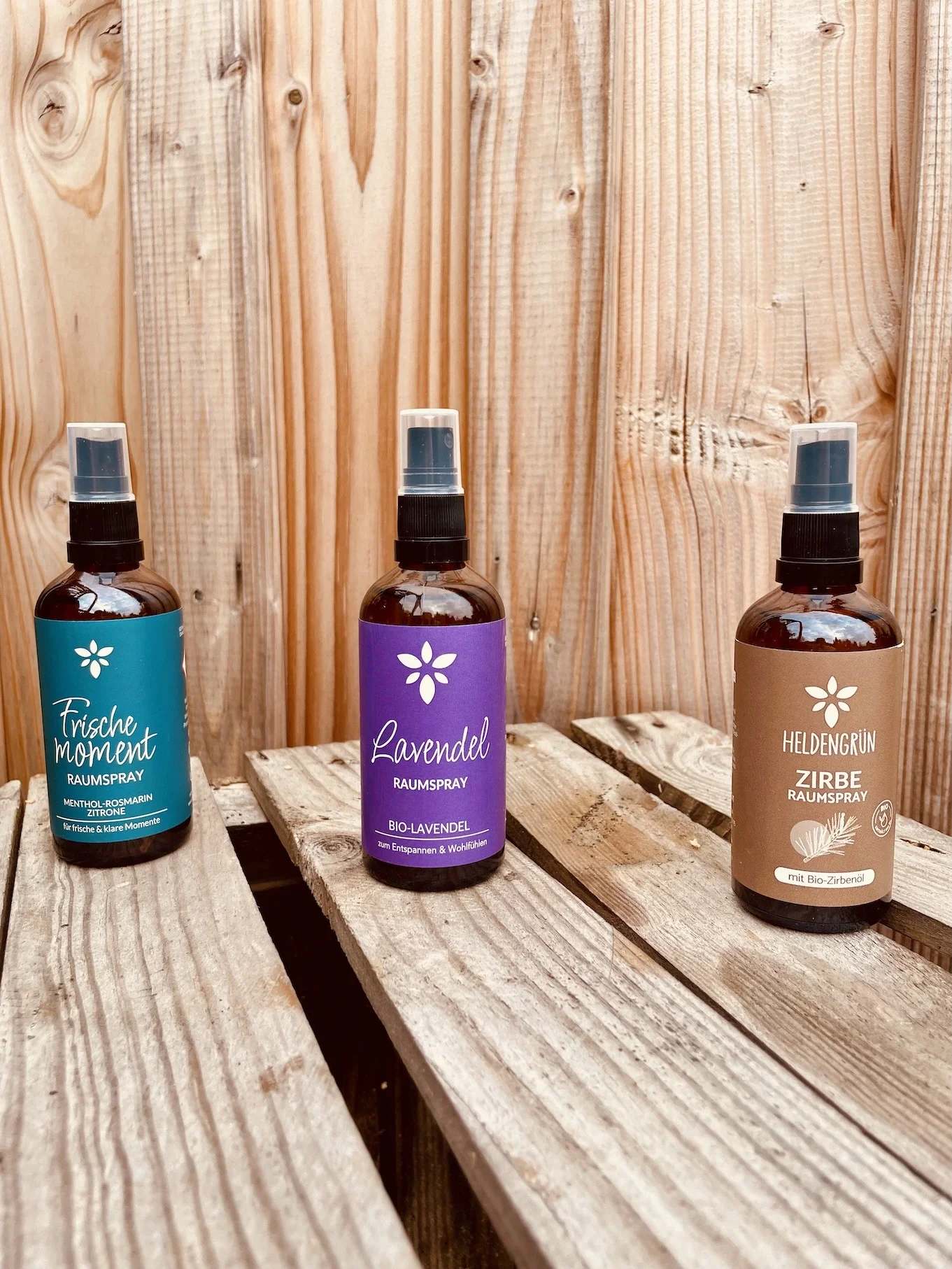 Die Raumsprays Lavendel, Friscghemoment und Zirbe von Heldengrün sind hier zu sehen