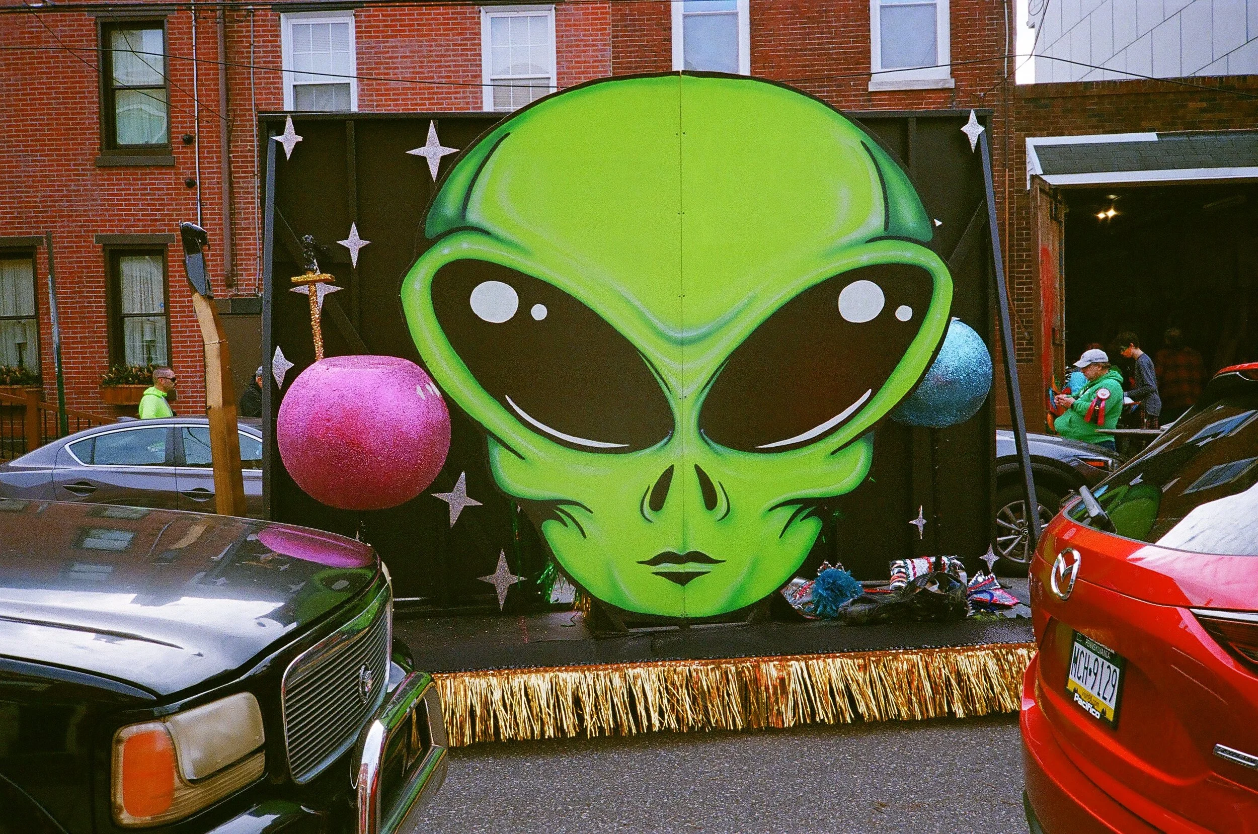 big alien head