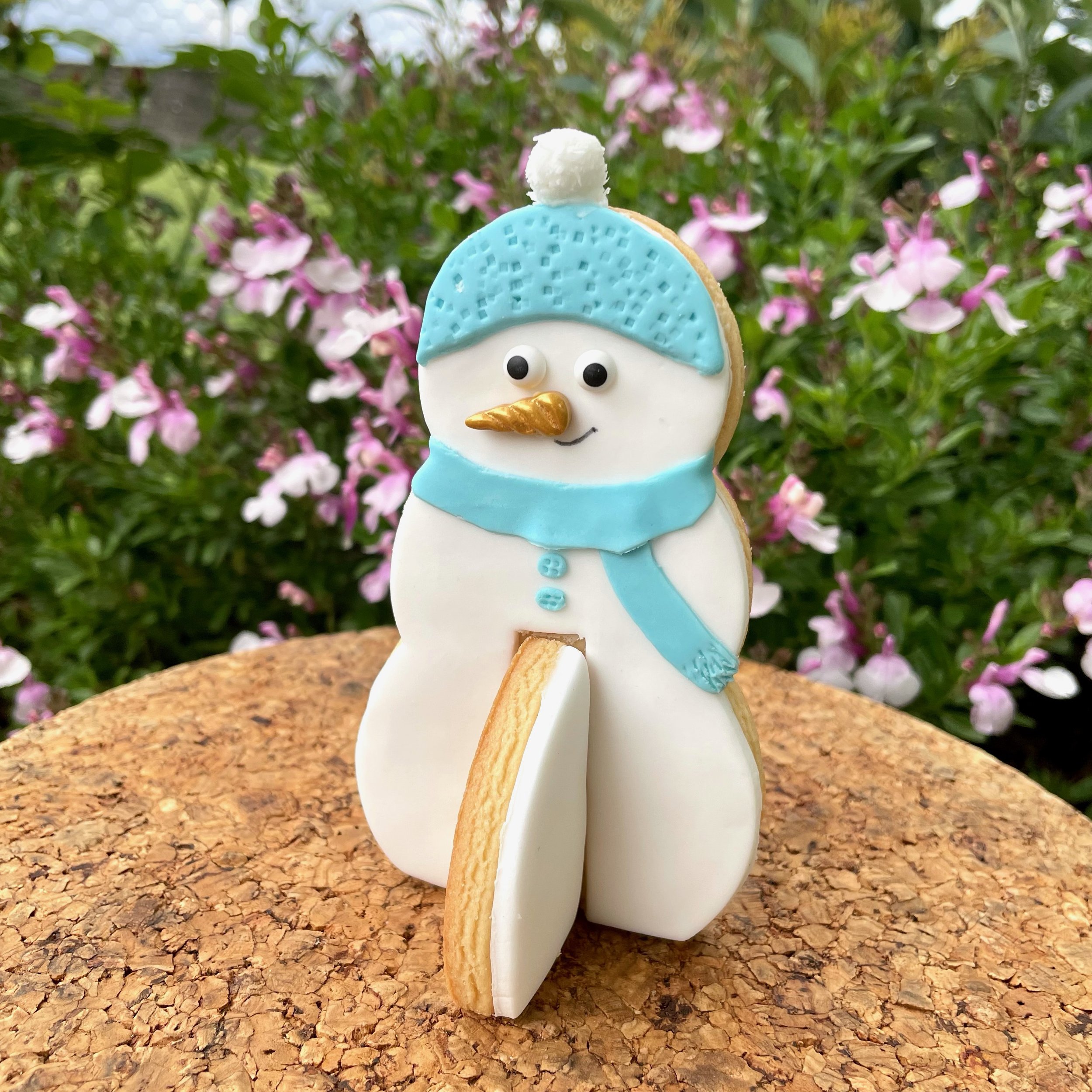 3D Standing Snowman Cookie.jpeg