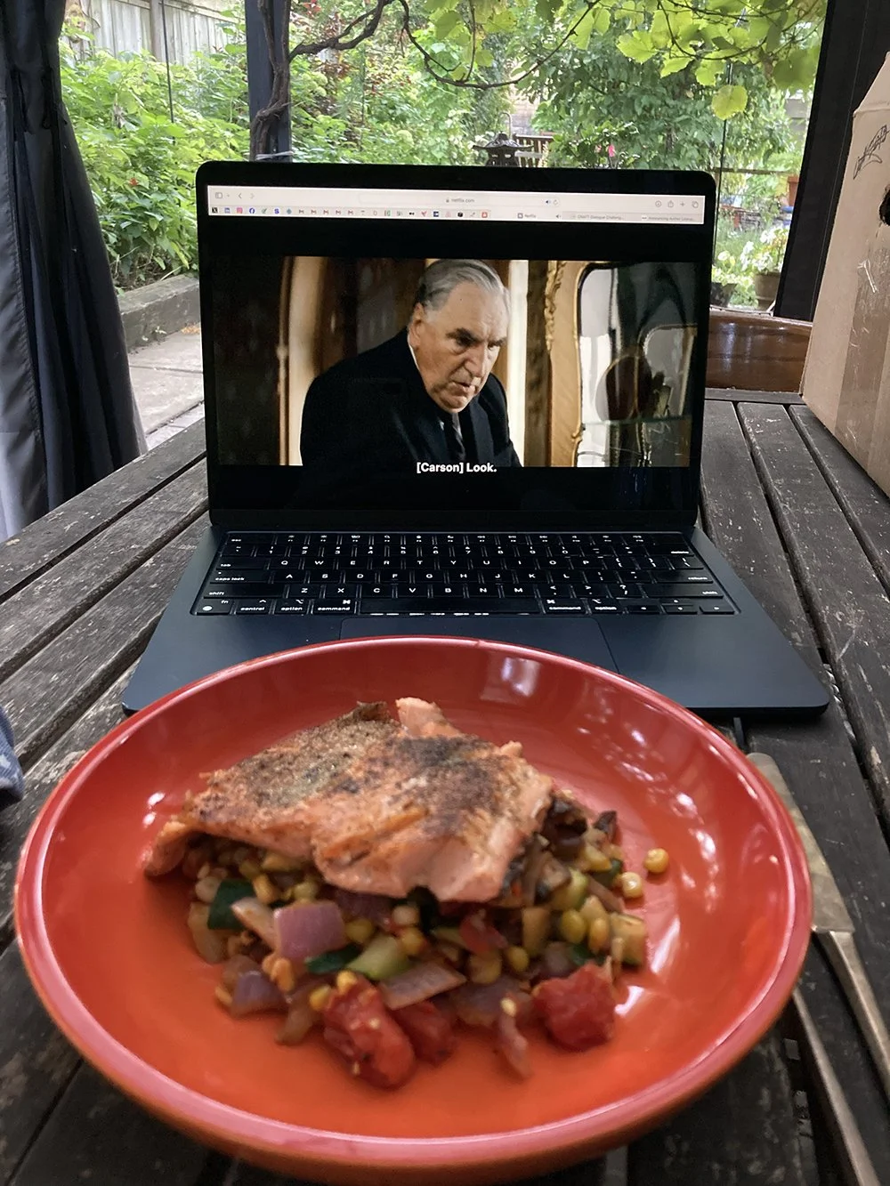 I eat, I read, I watch — dining solo #2
