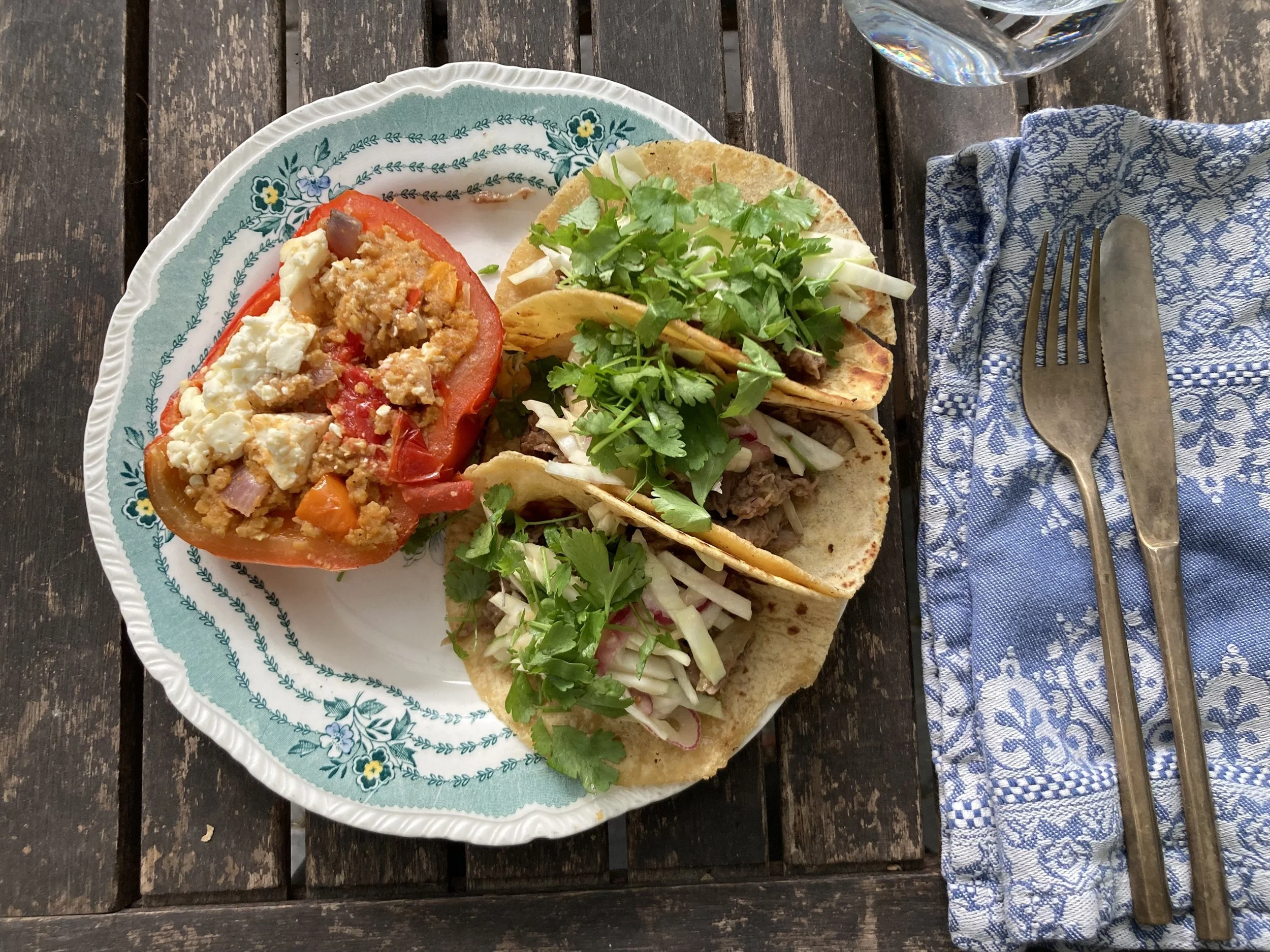 I eat, I read, I watch — dining solo #28