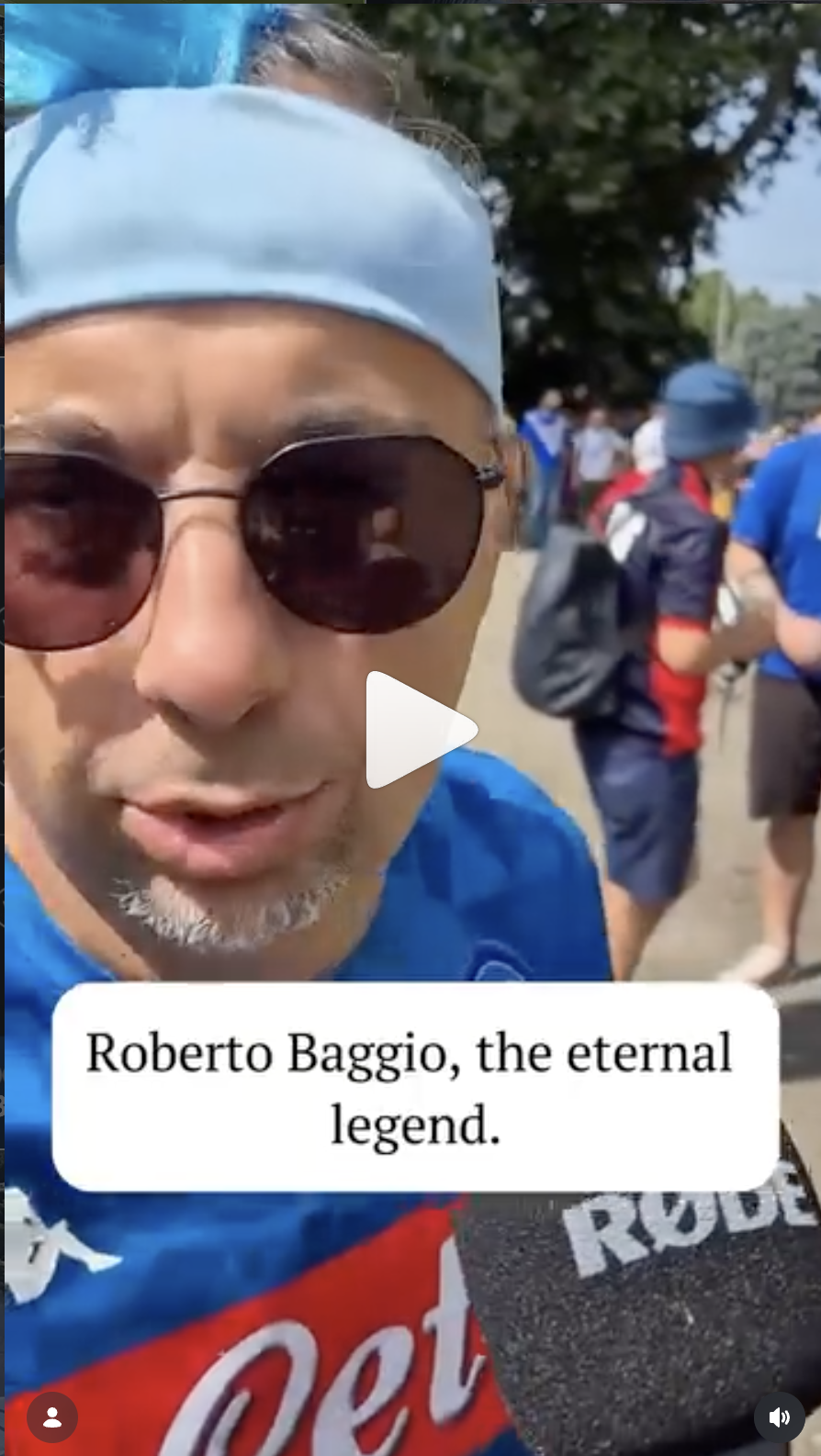 Fan interviews from the stadium (in Italian)