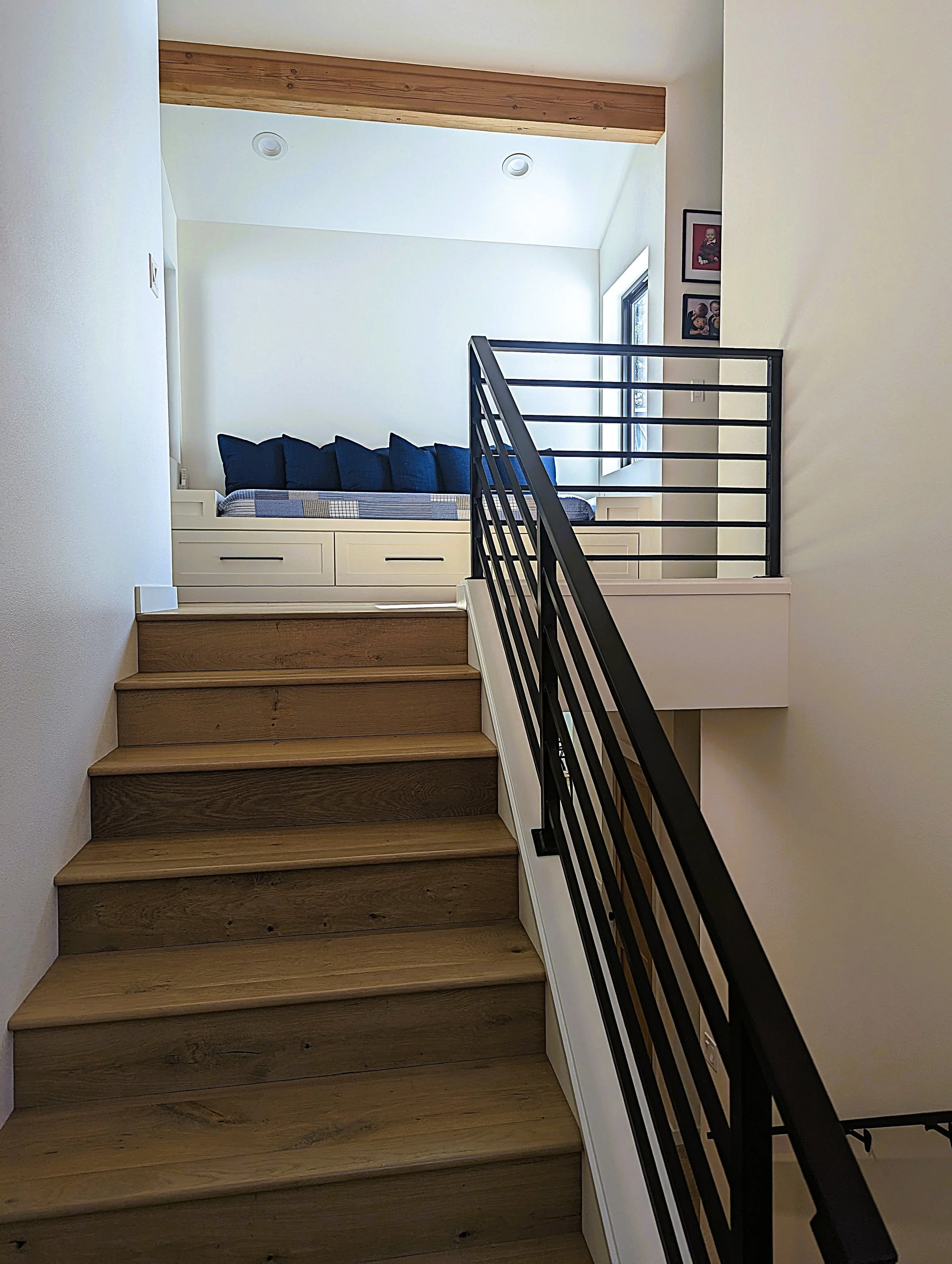 Interior 11 Stair.jpg