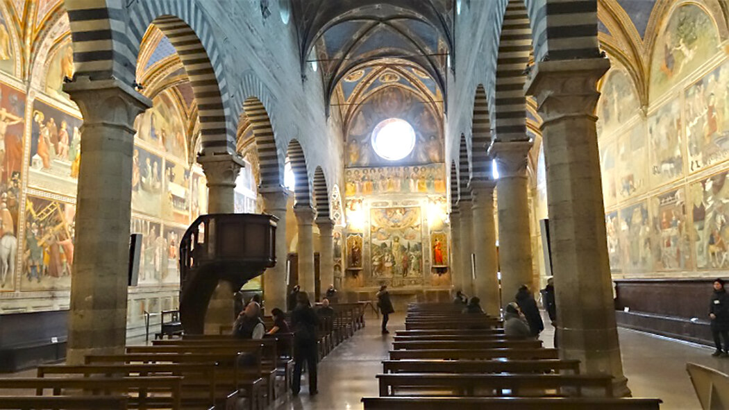 Duomo_San_Gimignano_Nave Edited.jpg